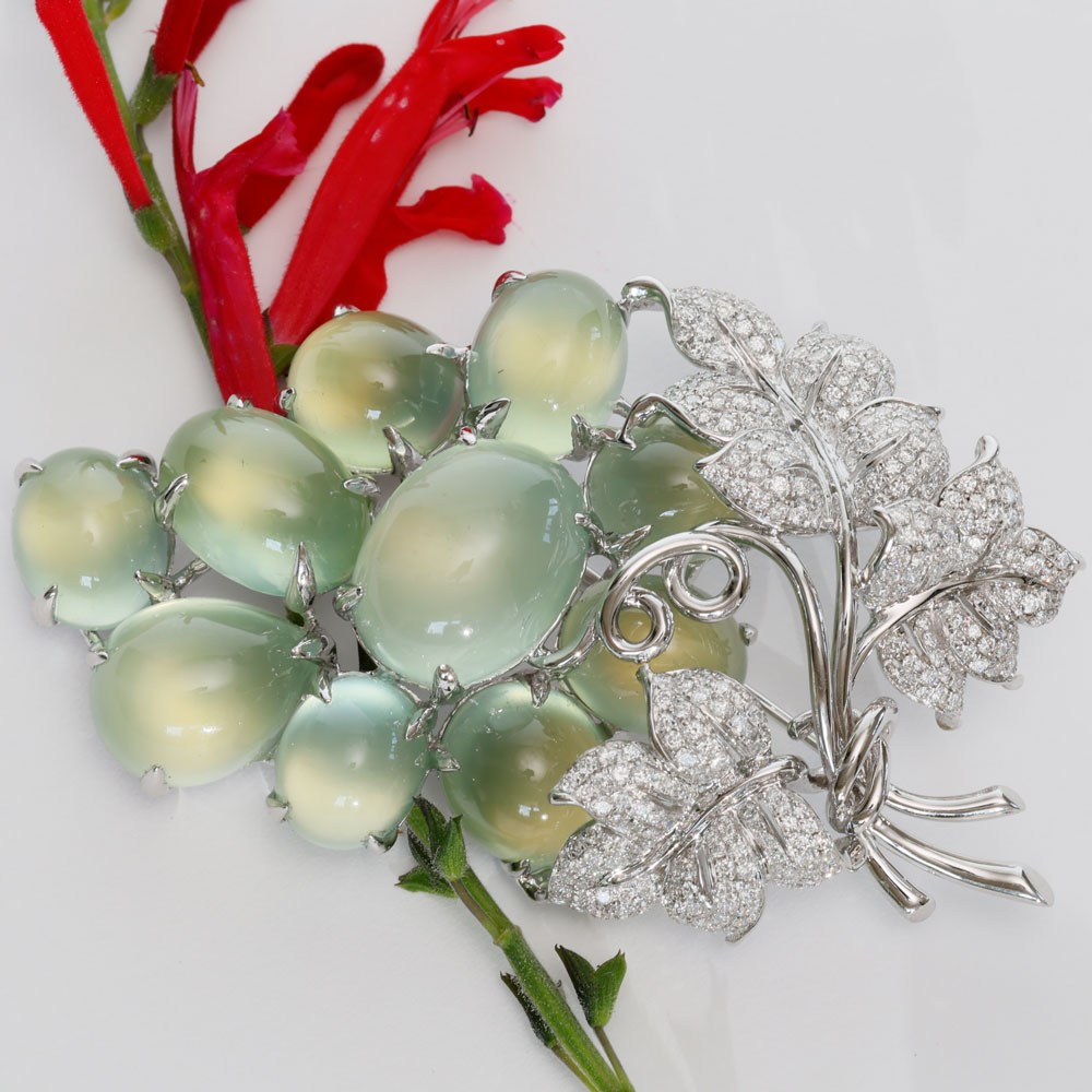Prehnit Brillant Brosche mit Anhänger in Wein Traubenform 750er Weissgold 70 ct 2.19 ct TW / VVS VS Meisterstück