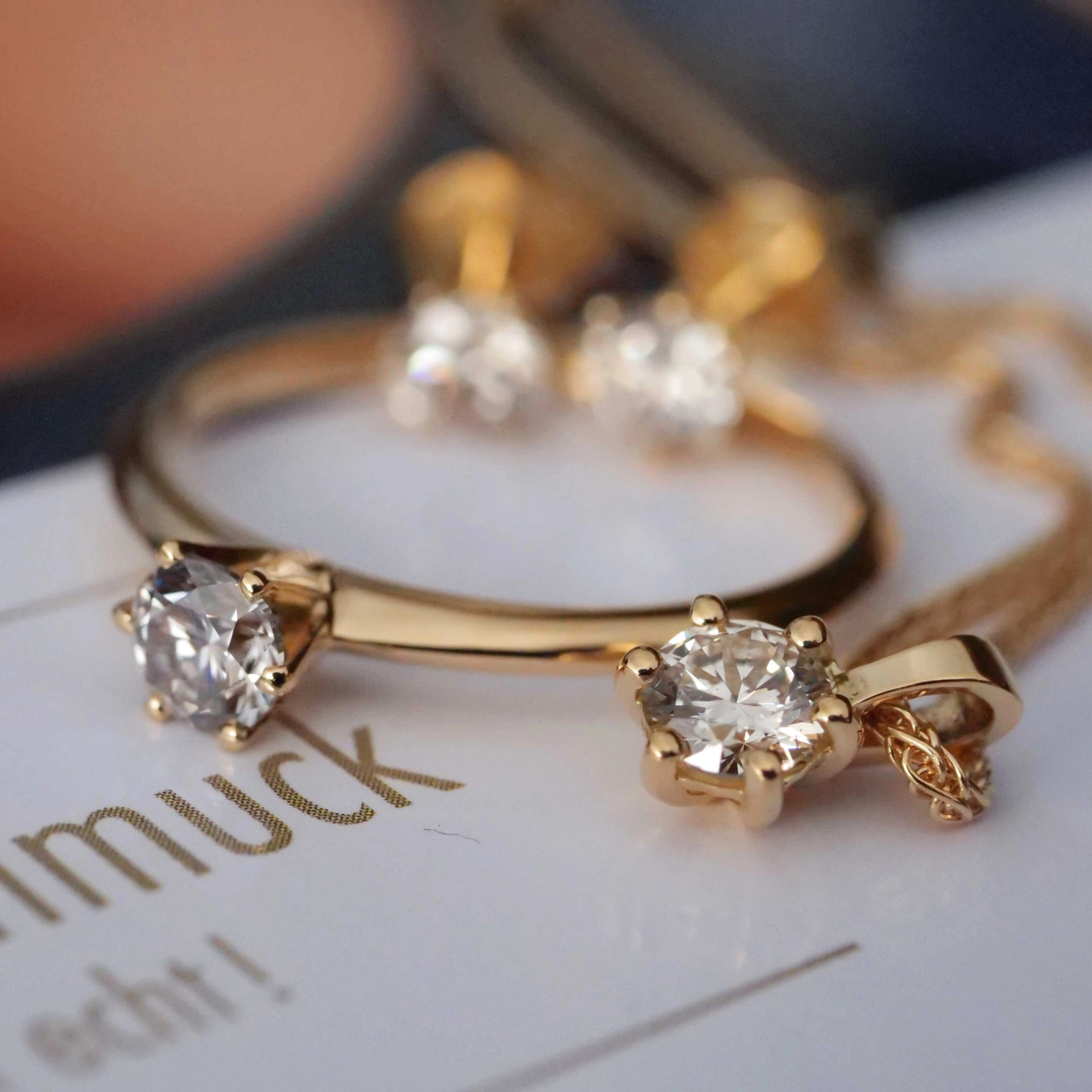 Brillant Ring Anhänger Ohrstecker 750er Gelbgold Set 1.20 ct Getönt VS Silhouette Schmuck