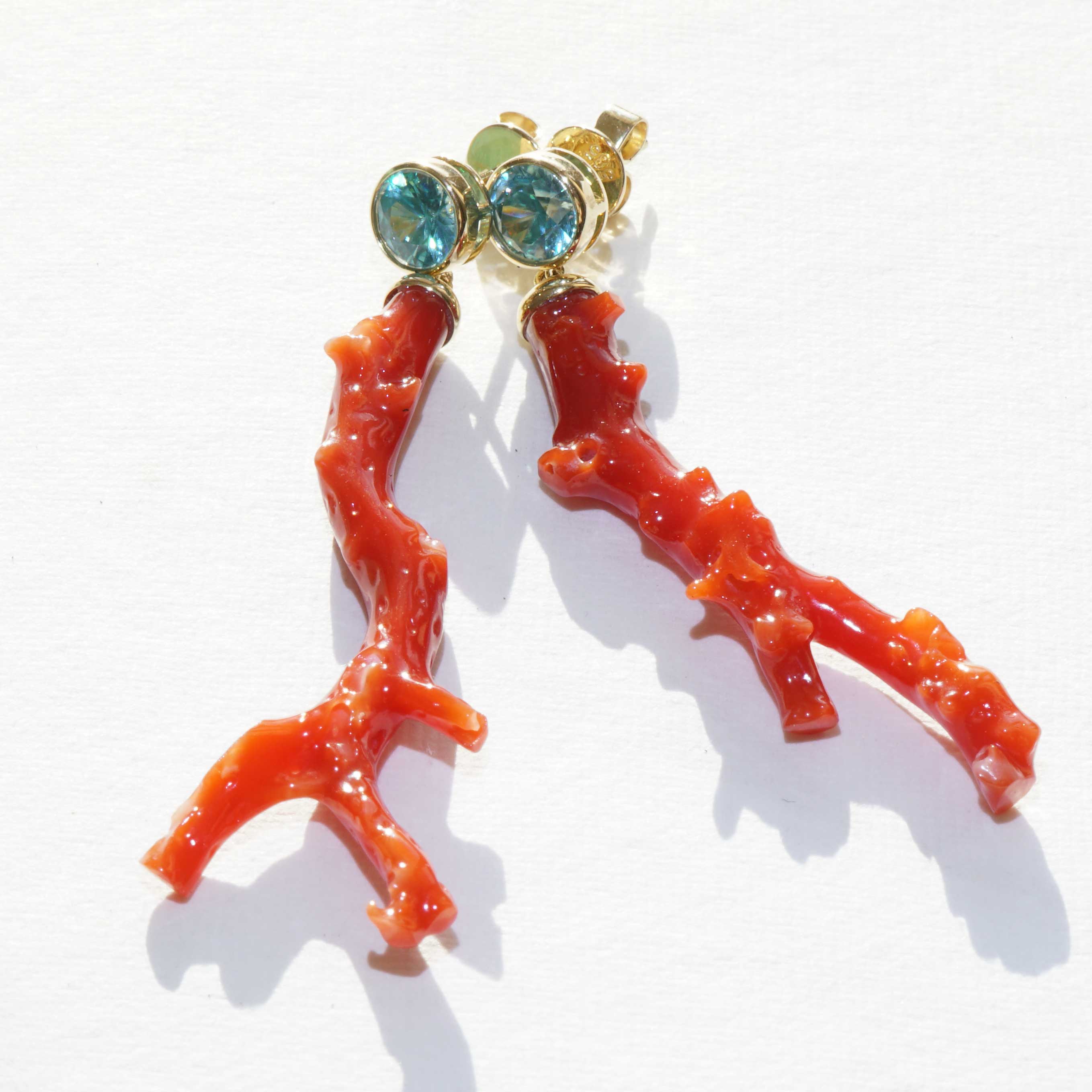 Korall Ast  Blauzirkon Ohrhänger 585er Gelbgold...Eintauchen in die Welt der Meere 2.35 ct 20 ct 