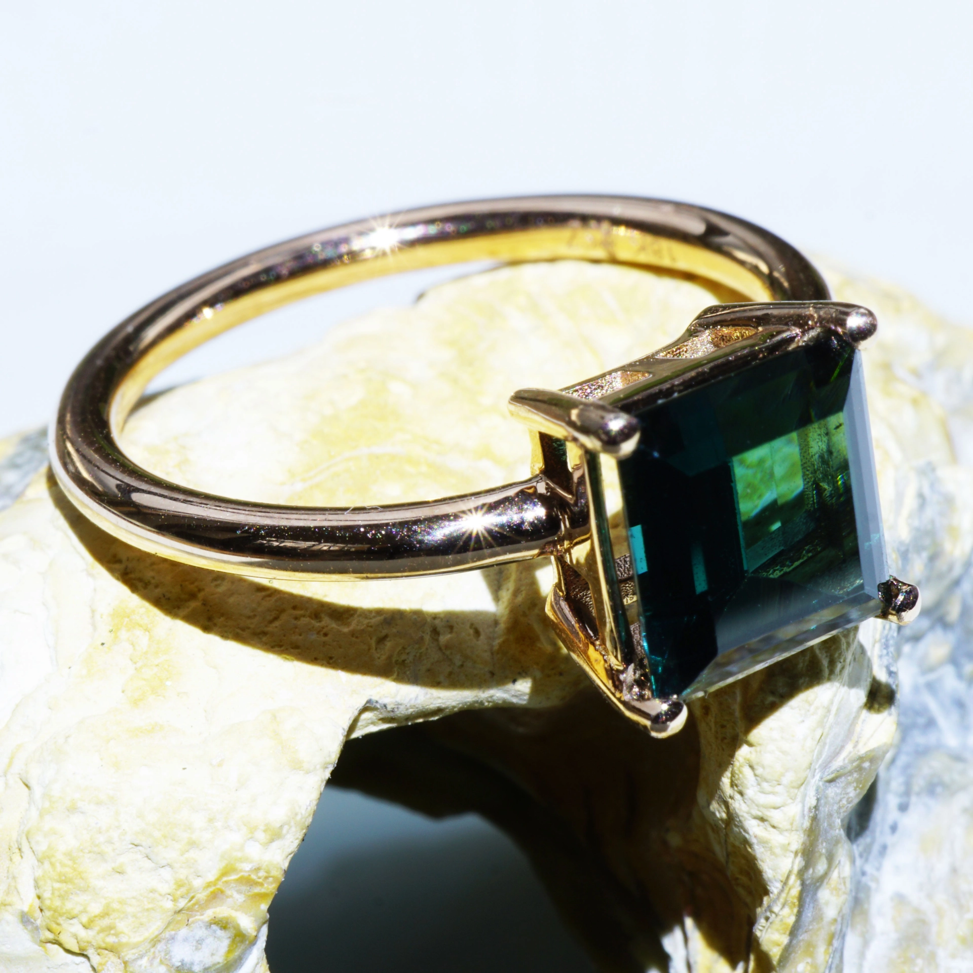 Turmalin Ring 750er Rosegold 2.23 ct grandioser Indigolith AA+ 8 x 7,5 mm