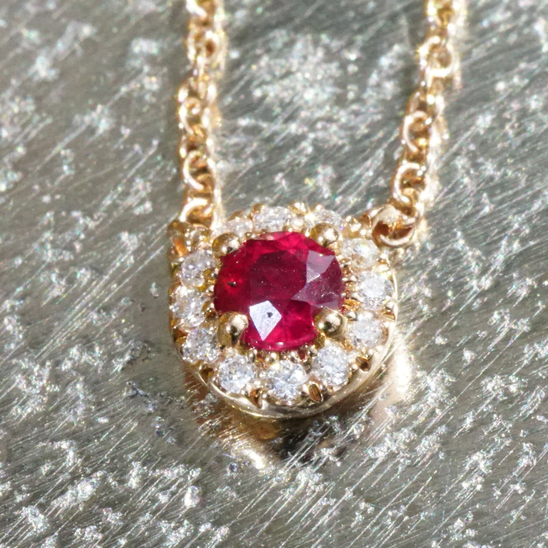 Rubin Brillant Collier 750er Rosegold...die kleinsten Petit Colliers im Sortiment....wie süß