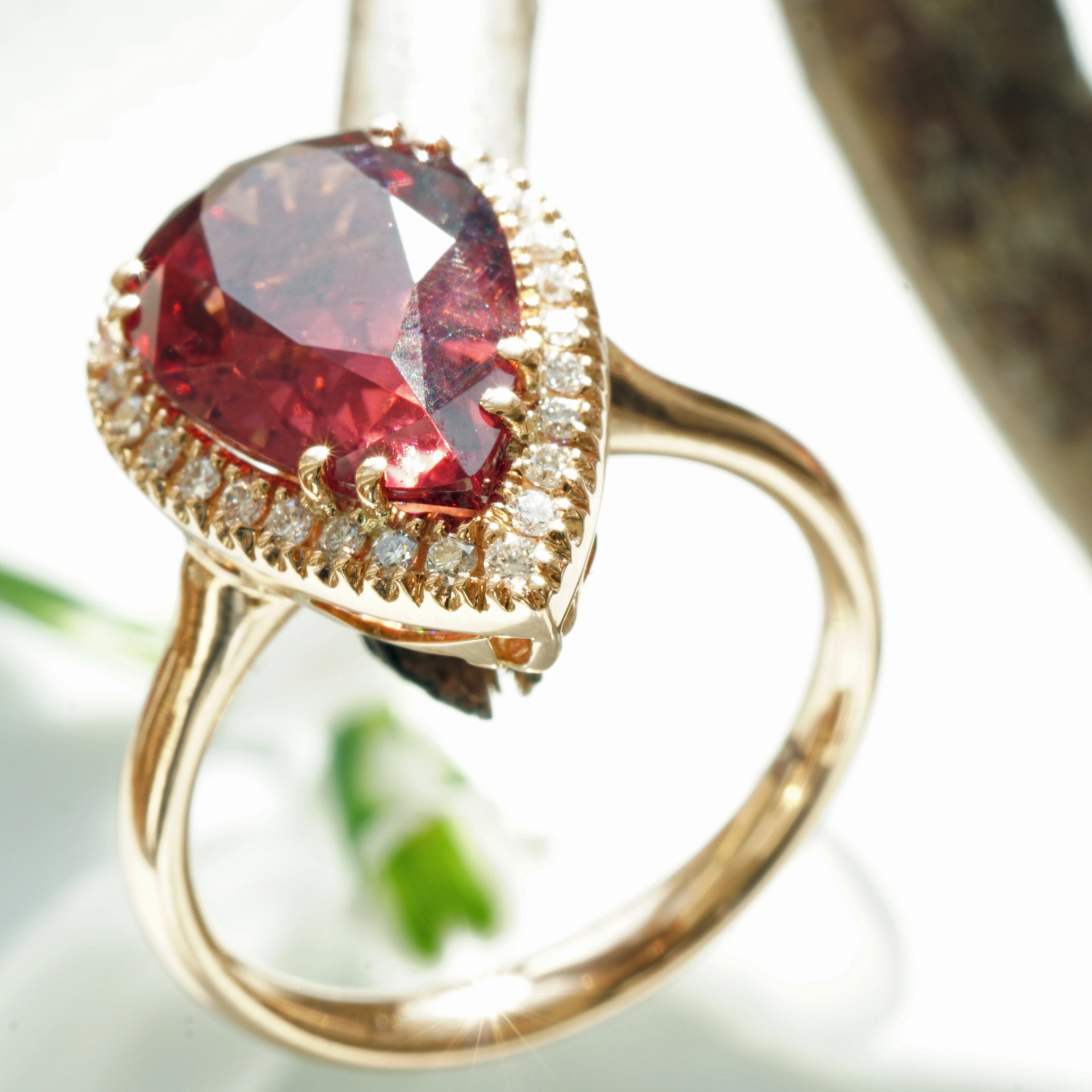 Malaya Granat Brillant Ring 750er Rosegold 5.45 ct Tansania....ein Wandlungskünstler