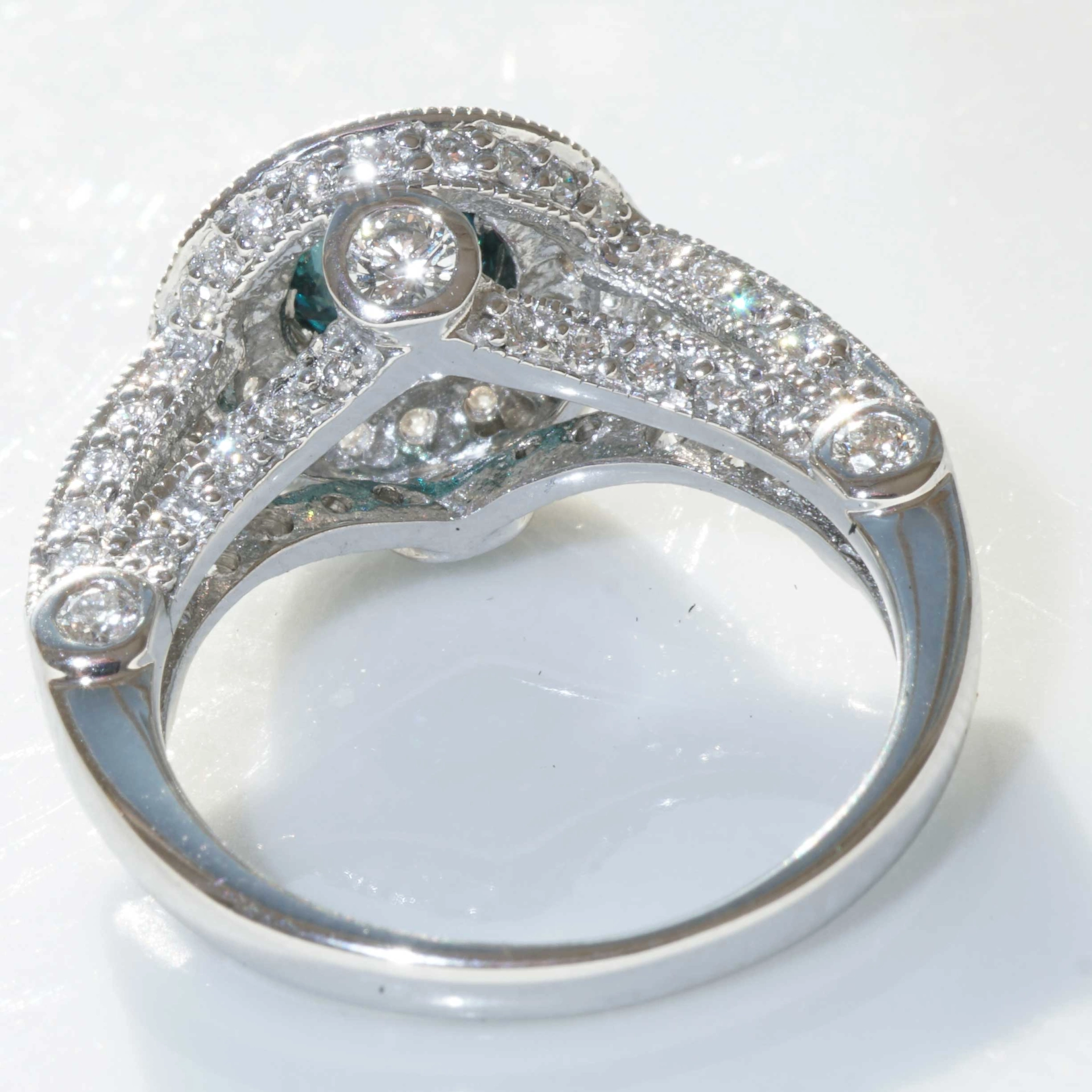 Brillant Ring blau Vollschliff Brillanten von 1.81 ct Handarbeit 750 er Weissgold Wow Wirkung