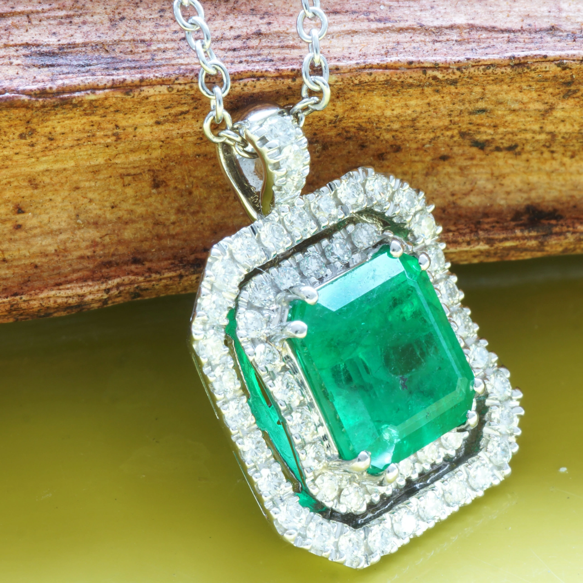 Smaragd Brillant Anhänger mit Kette 750er Weissgold 2.13 ct Panjshir/Afghanistan