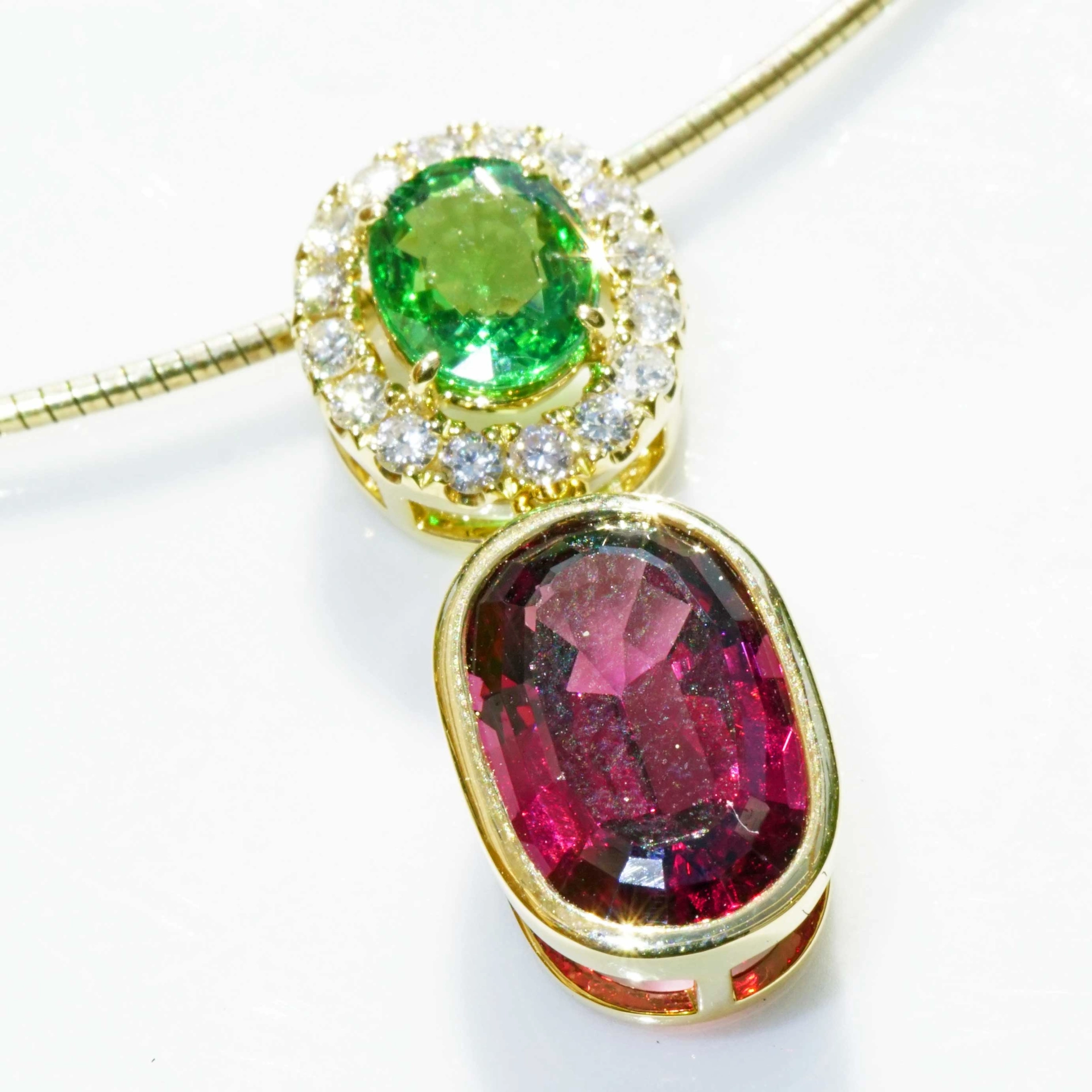 Tsavorith Rhodolith Brillant Anhänger 750er Gelbgold pink-grün.....farbengewaltiges Granat Duett