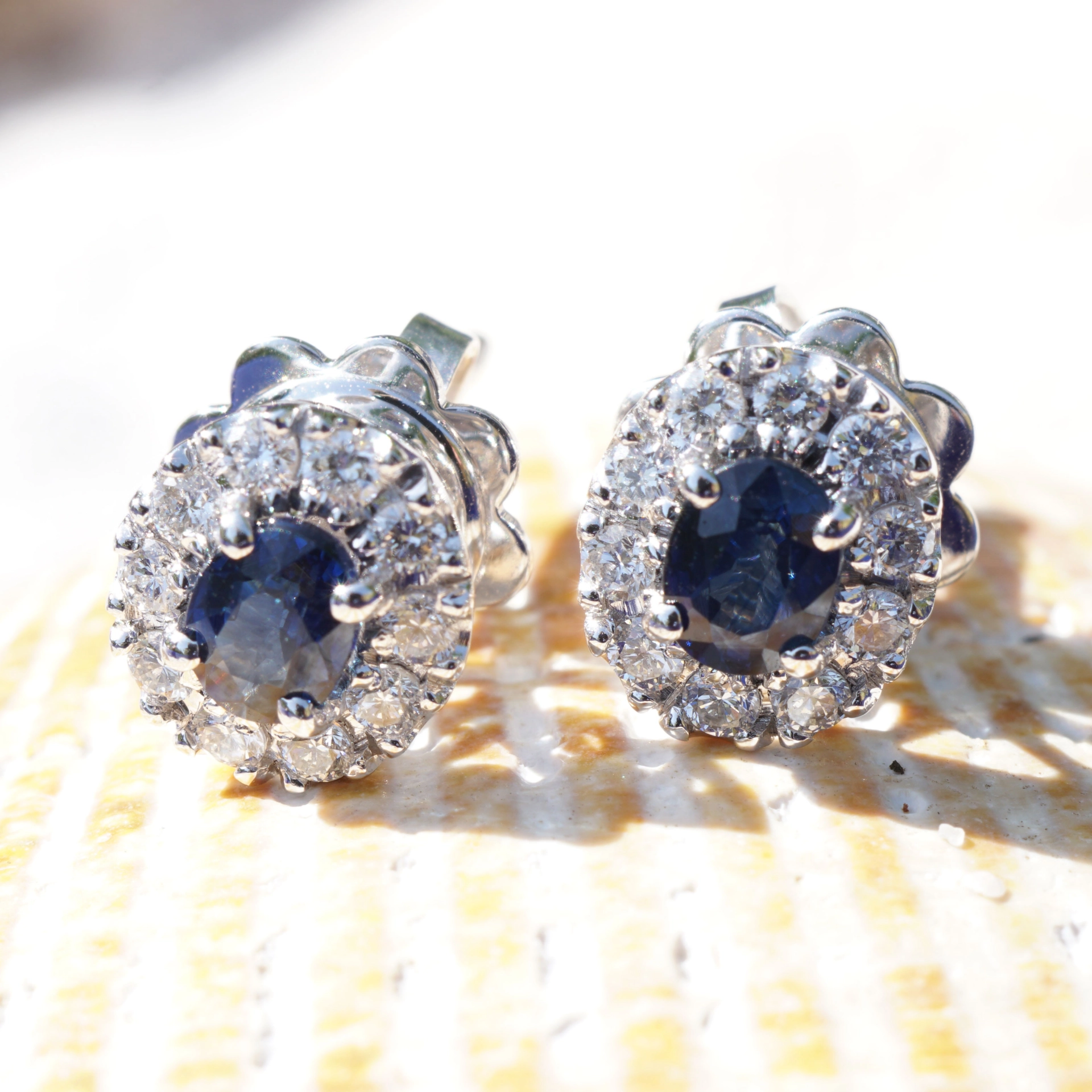 Saphir Brillant Ohrstecker liebevoll angefertigt in Italien 750er Weissgold....Buongiorno