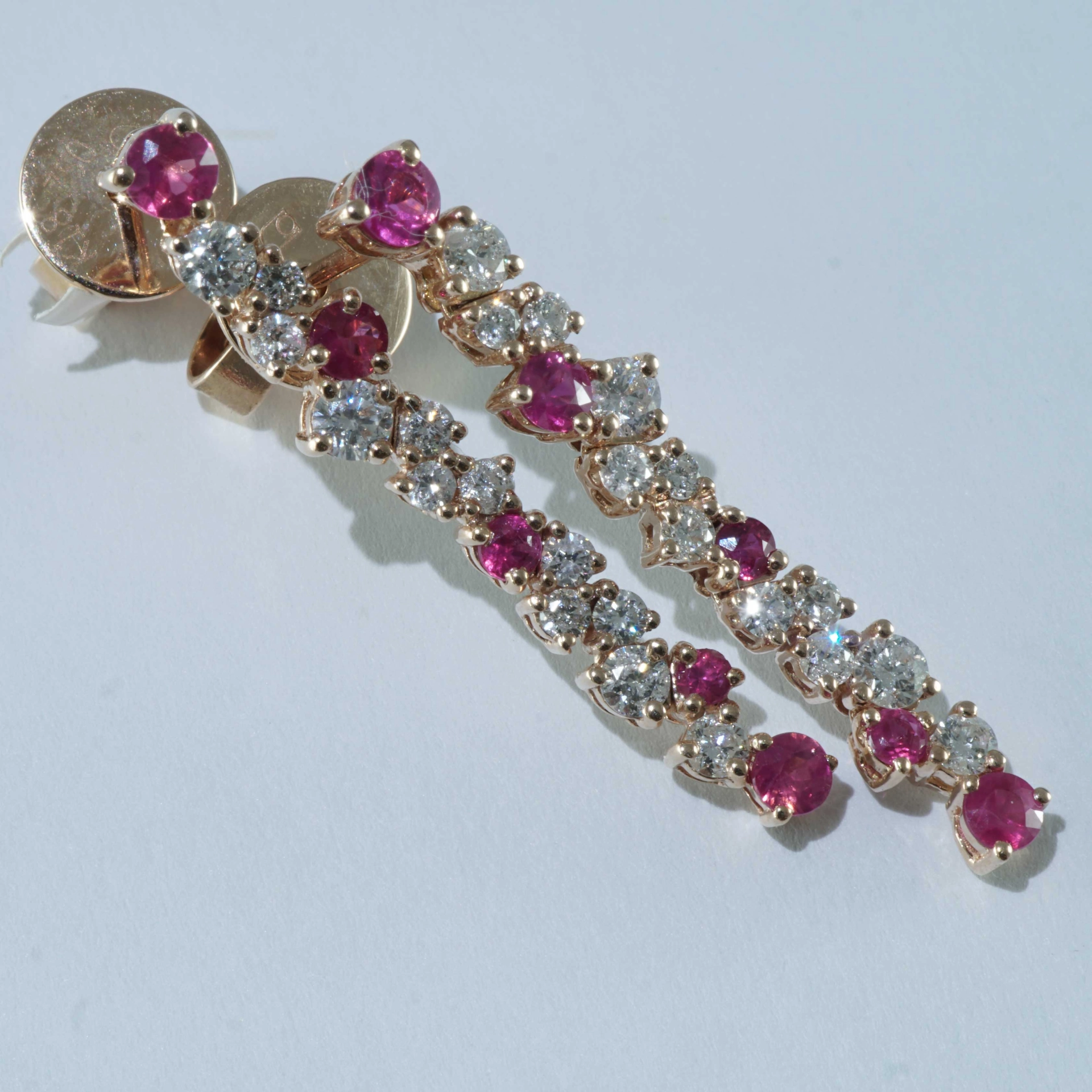 Rubin Brillant Ohrhänger 750er Rosegold 0.40 ct 0.56 ct ...unlimited Glory....tolles Design