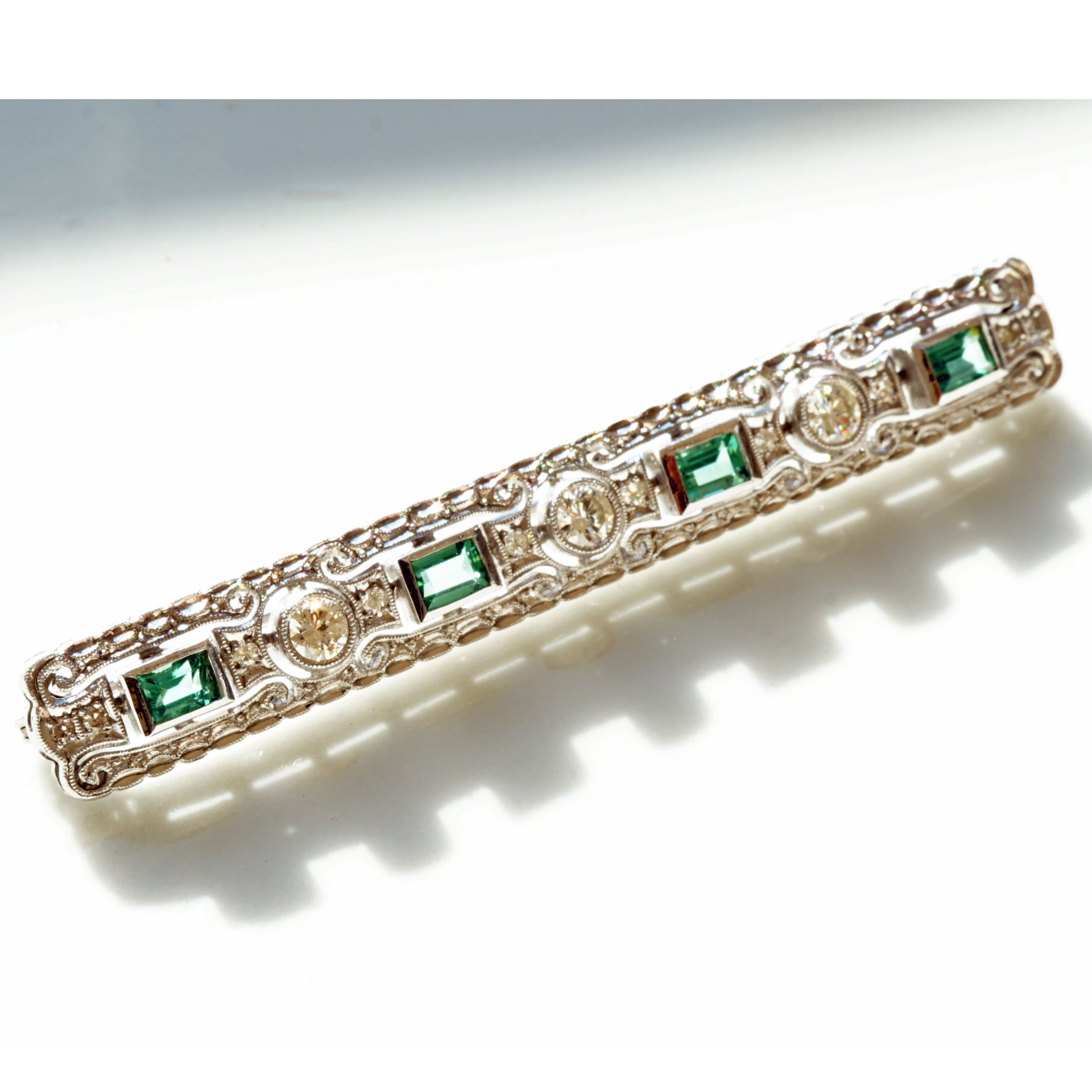 Vintage Stabbrosche um 1960 im Art Deco Stil 750er Weissgold 0.55 ct TW/VS