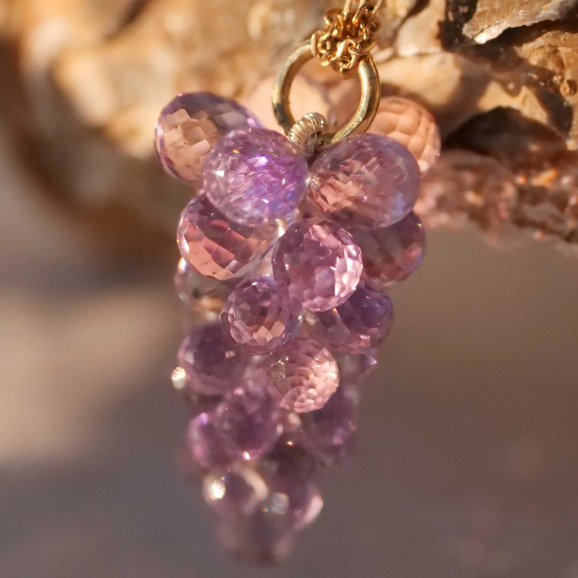 Amethyst Trauben Anhänger 585er Gelbgold 20.6 ct für Kette oder als Ohrhänger...sehr keck-