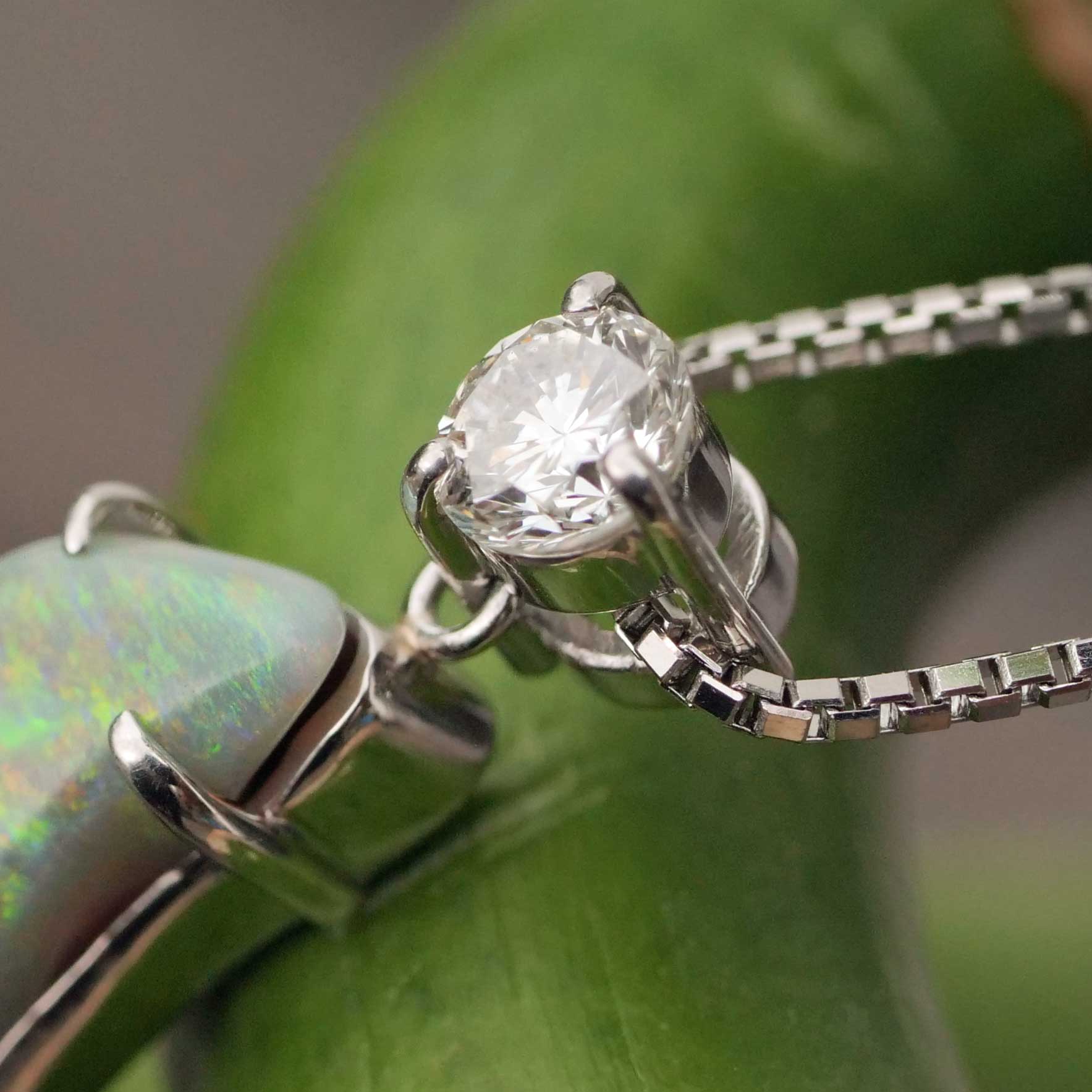 Weisser Voll Opal Brillant Anhänger mit Kette 900er 850er Platin 4.38 ct 0.284 ct Australien