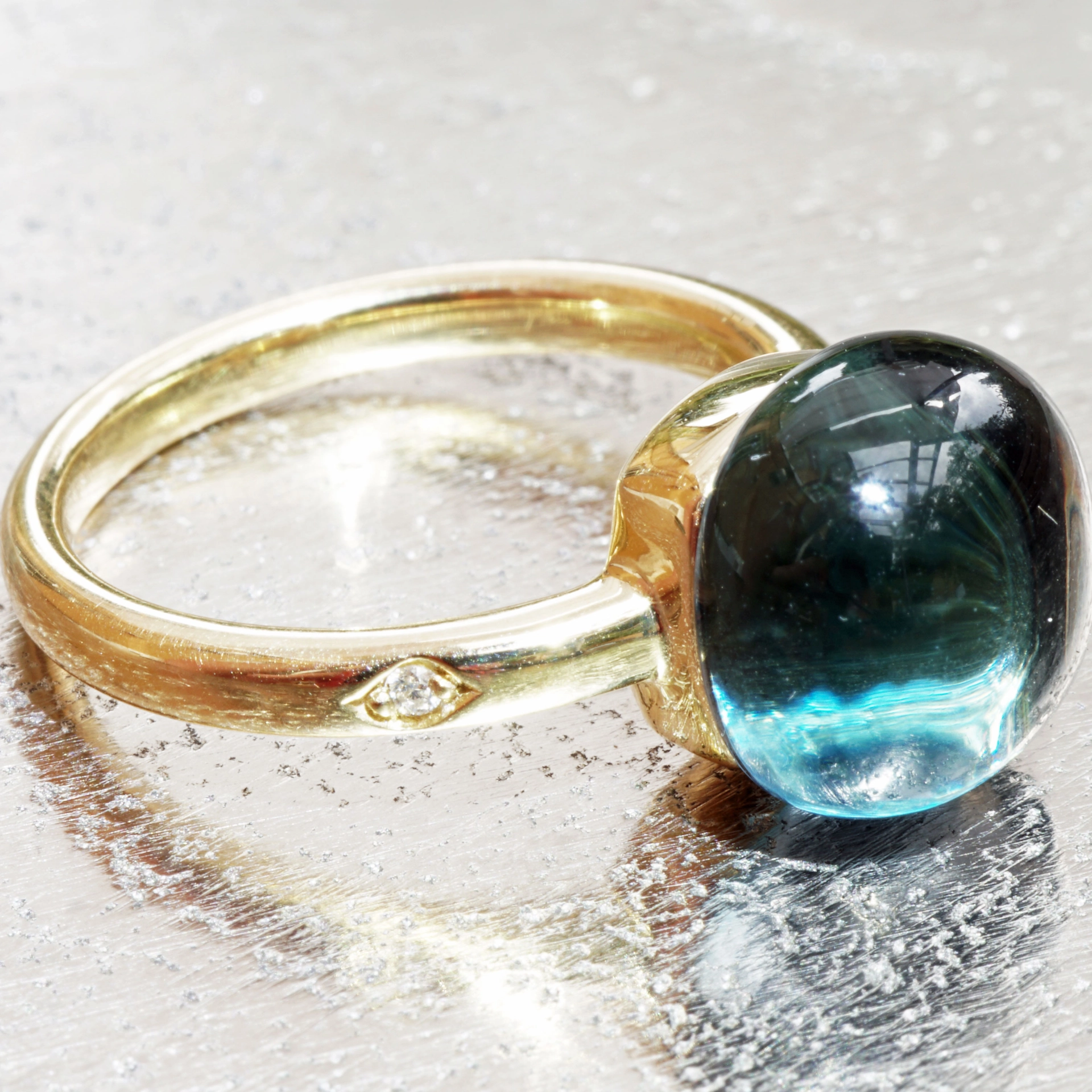 Blautopas Brillant Ring Londen Blue 750er Gelbgold Liquid Impressions cooles Design