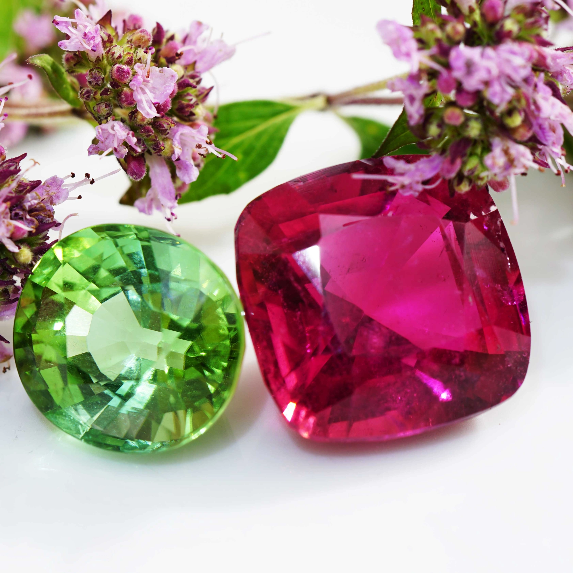 Rubellit der Extraklasse AAA+  23.10 ct Afghanistan Rubylight rot-pink mit unglaublicher Leuchtkraft