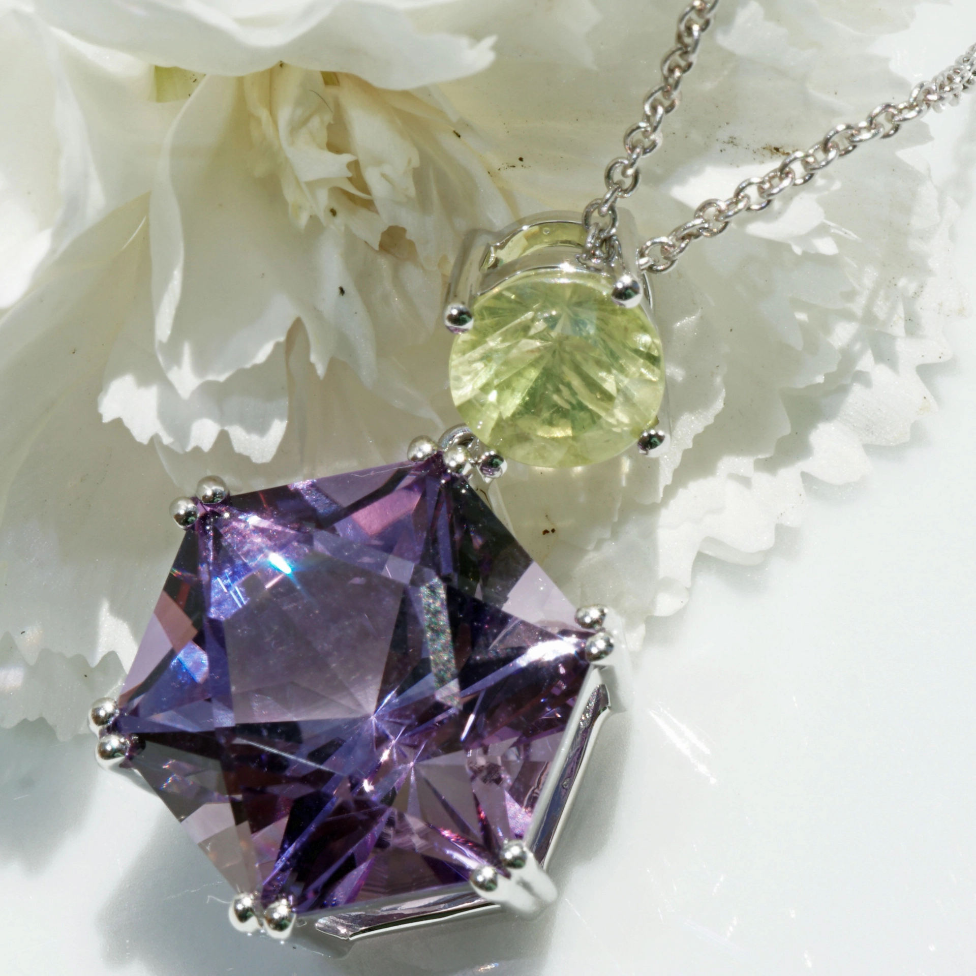 Chrysoberyll Amethyst Stern Anhaenger m. Kette 750er Weissgold...violett und neon gelb...grandios
