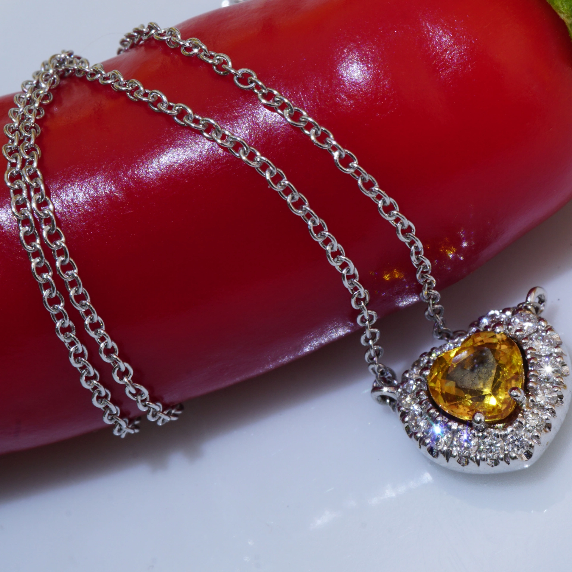 Brillant Saphir Herz Collier 750er Weissgold 0.60 ct 0.16 ct...in der Glücksfarbe Orange-Gelb