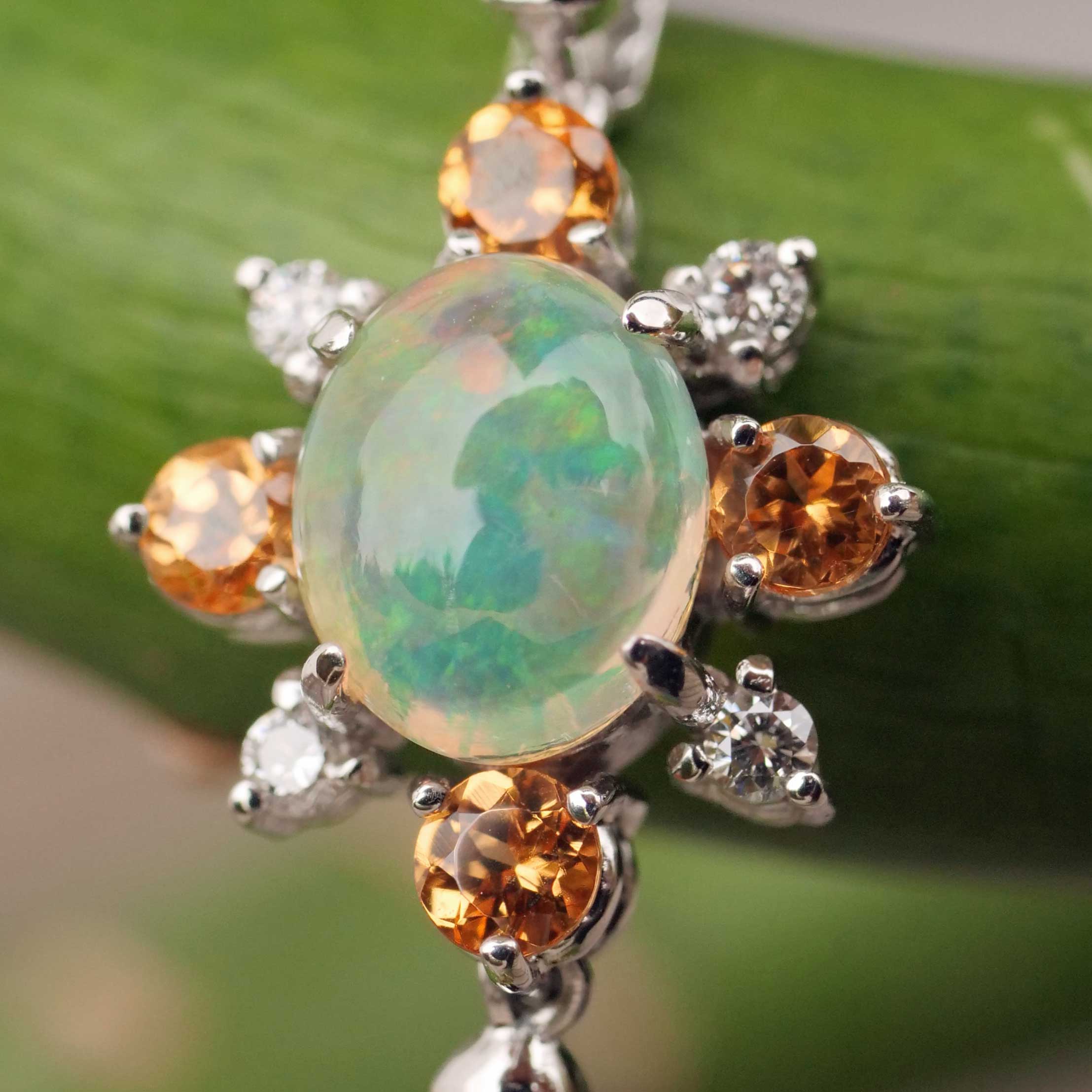 Entzückender Voll Opal Mandarin Granat Anhänger mit Brillanten 0.67 0.07 ct  mit Kette 750er Weissgold 