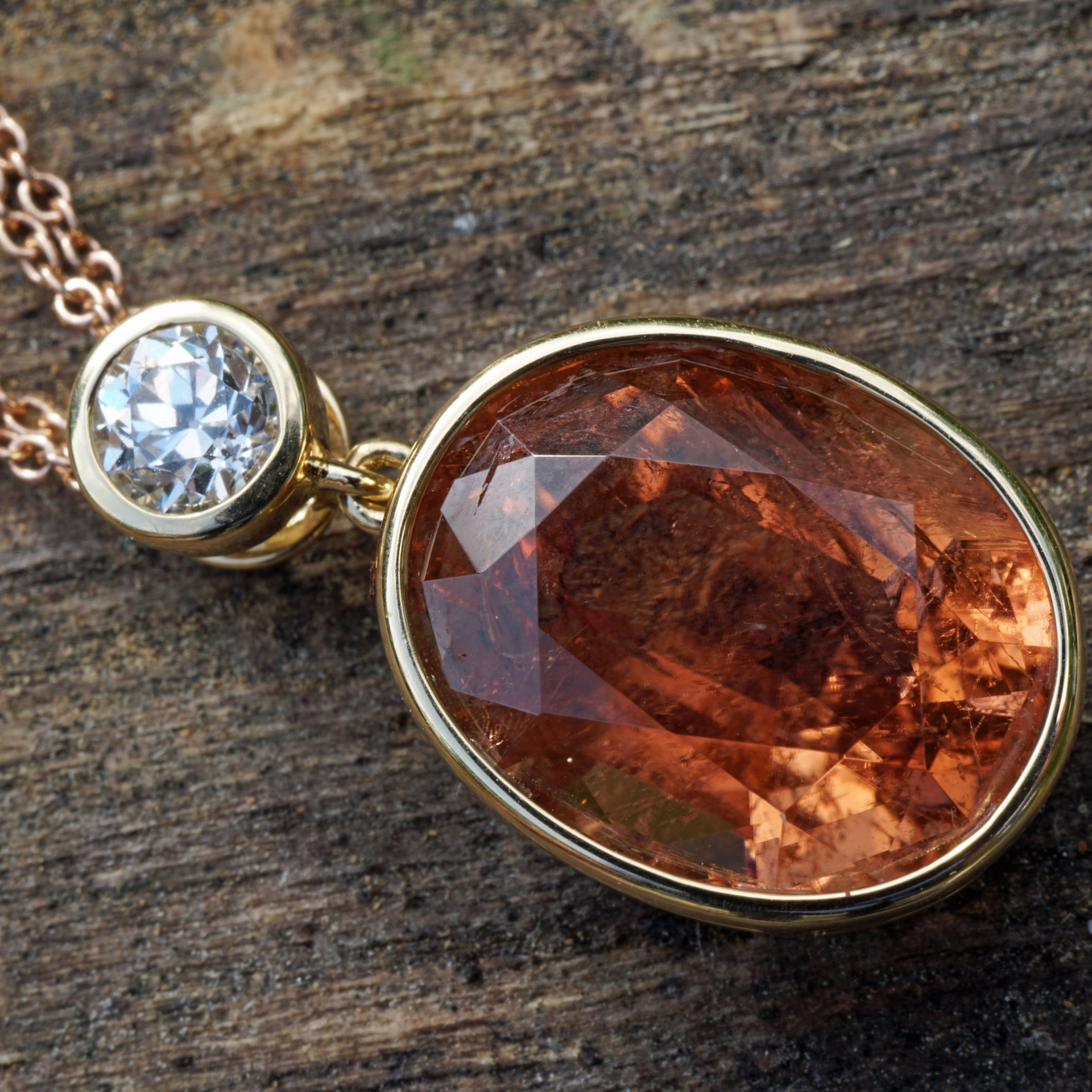 Turmalin Altschliffbrillant Anhänger 750er Gelbgold 0.28 ct 6.12 ct....coole Farbe flamingo