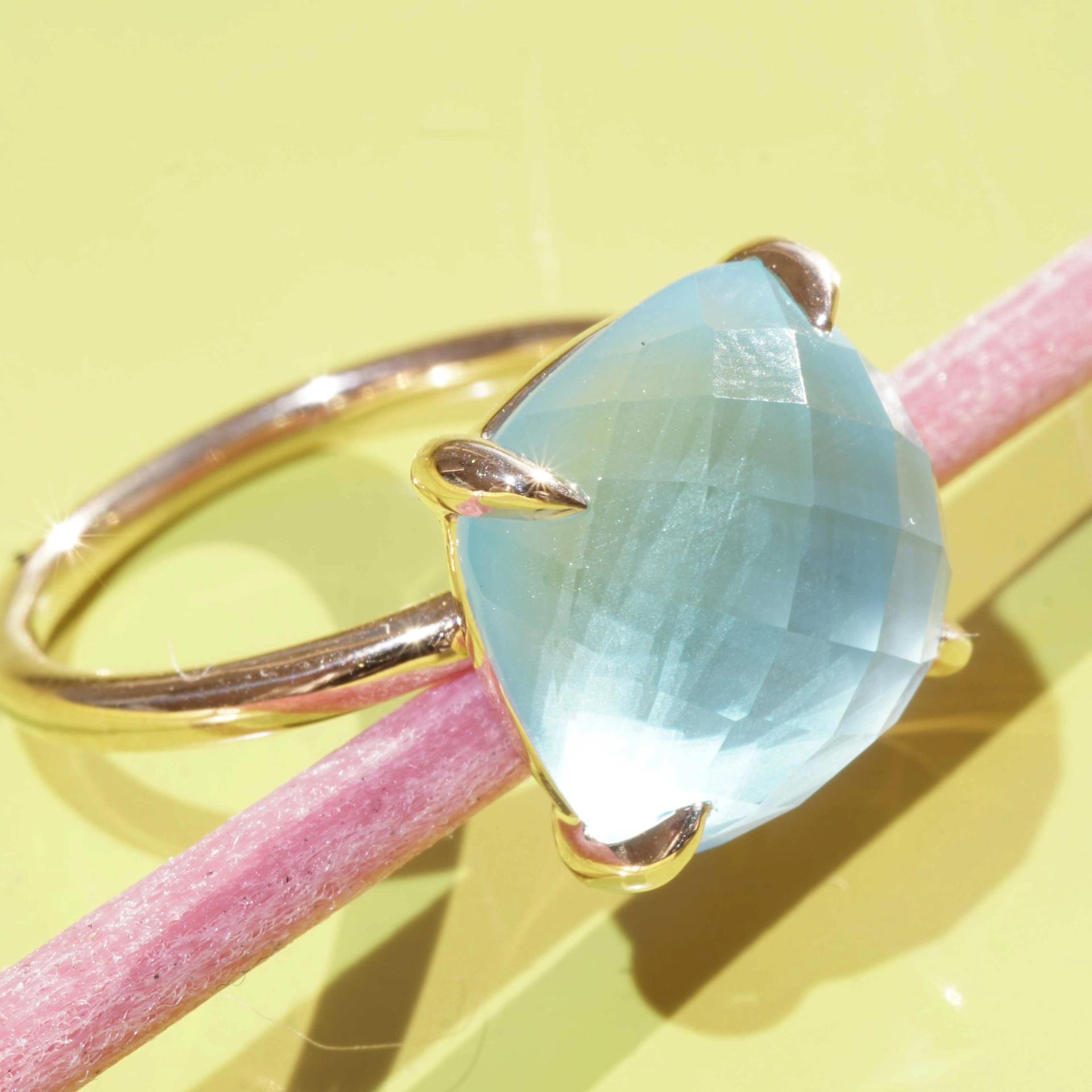 Blautopas Briolett Ring 750er Rosegold made in Valenza... für einen lässigen Schmuckstil