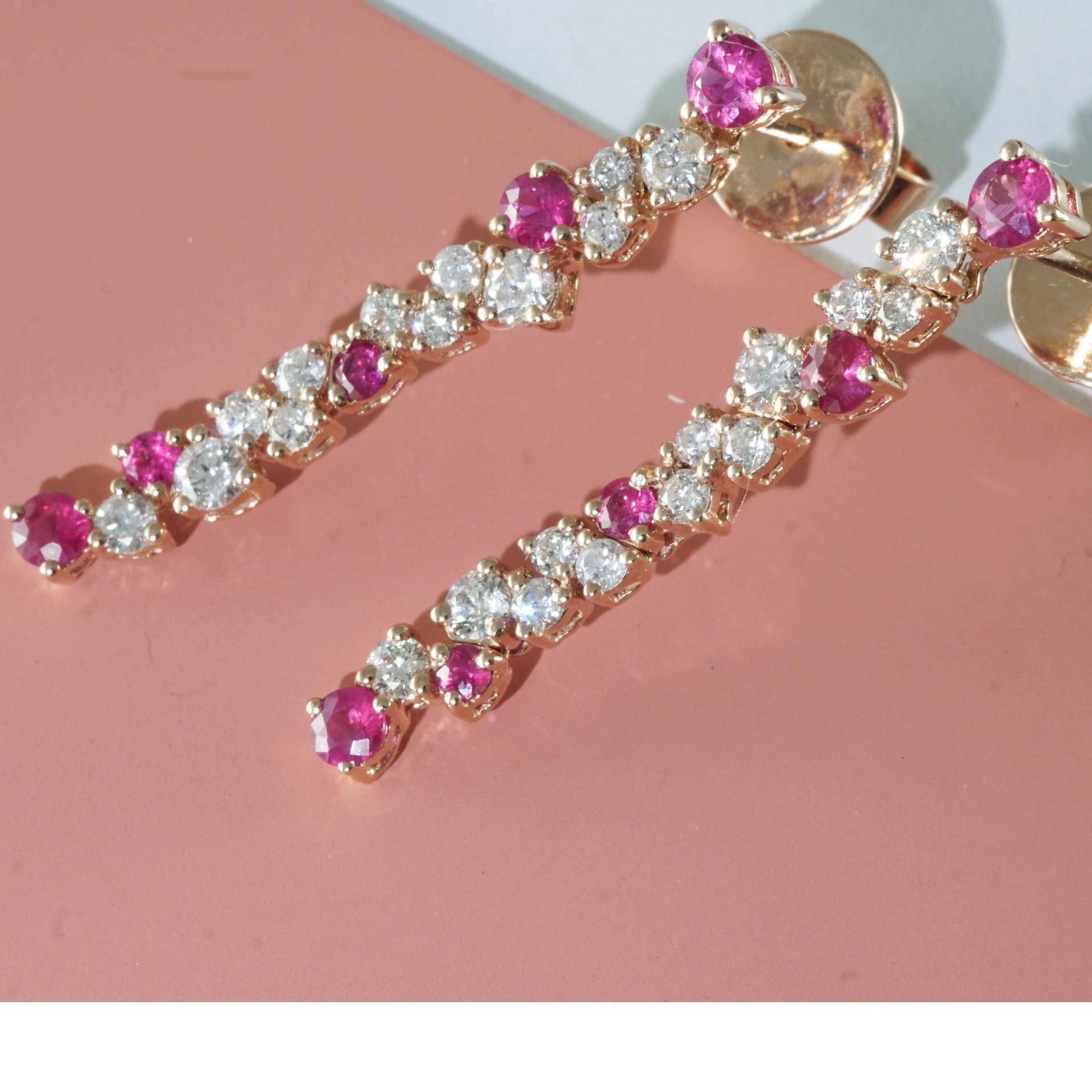 Rubin Brillant Ohrhänger 750er Rosegold 0.40 ct 0.56 ct ...unlimited Glory....tolles Design