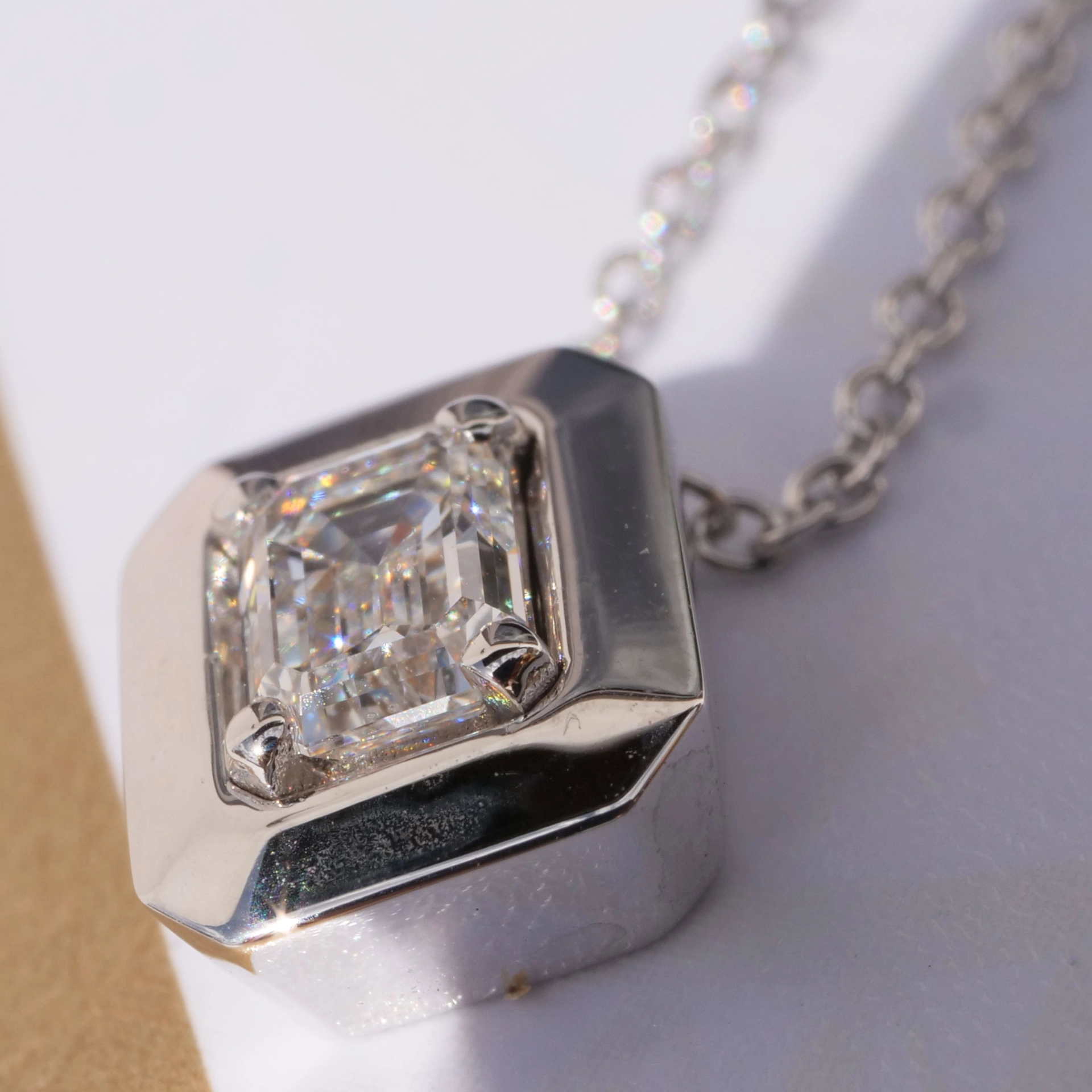 Diamant Emeraldcut Collier 0.30 ct GIA Gutachten 750er Weissgold River E VVS2