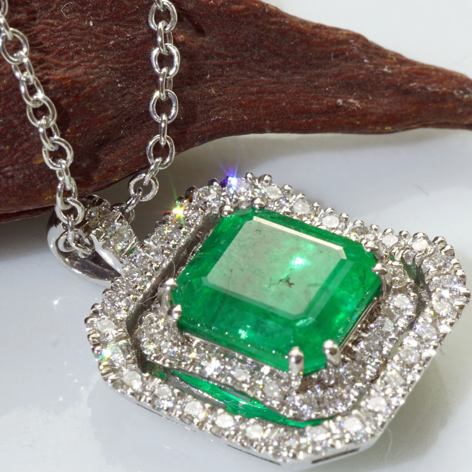 Smaragd Brillant Anhänger mit Kette 750er Weissgold 2.13 ct Panjshir/Afghanistan