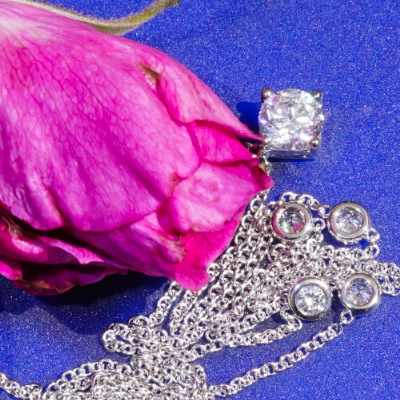 Brillant Collier rund 0.60 ct E hochfeines weiss SI2 5.25-5.31x3.39 mm GIA Gutachten 750er Weissgold