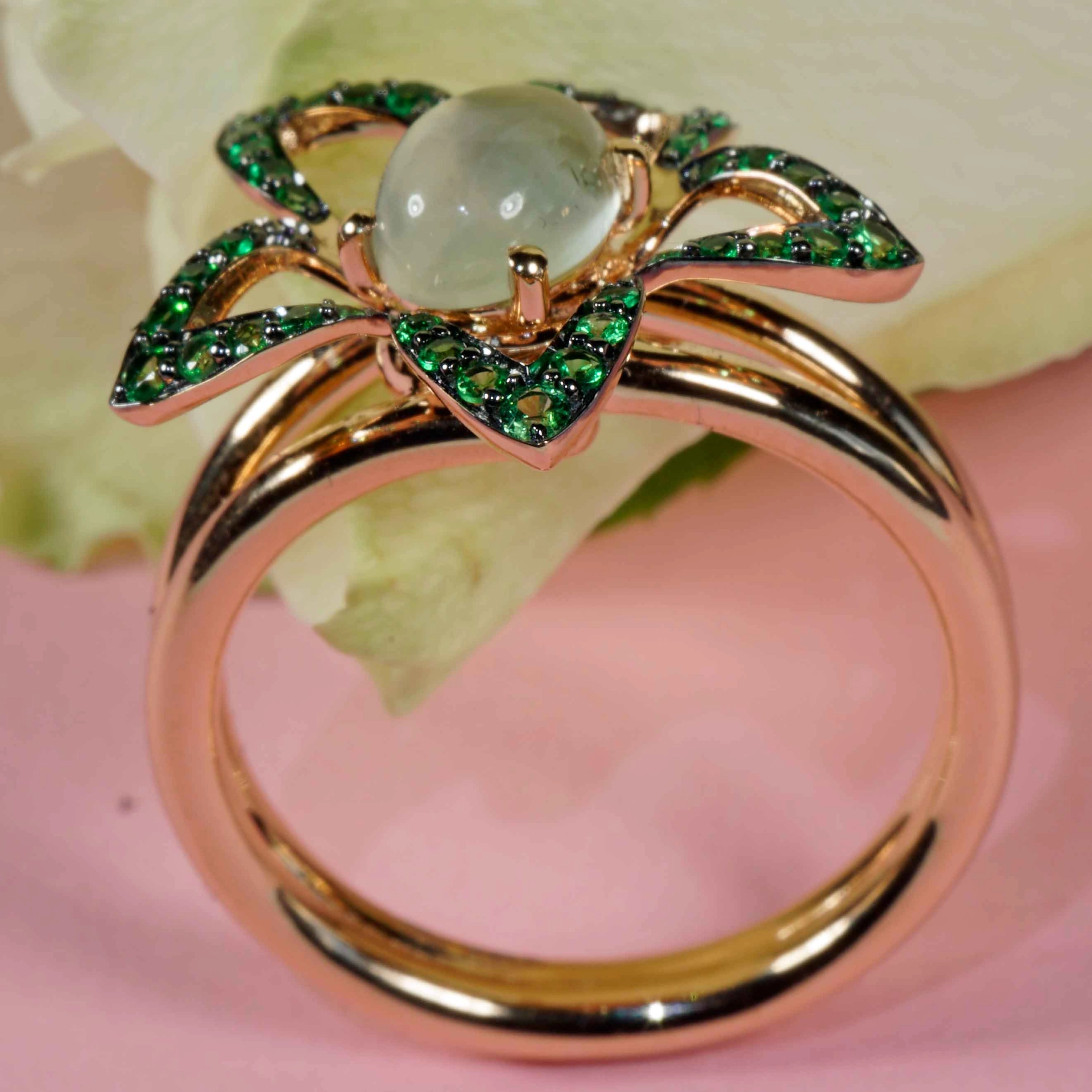 Blüten Mondstein Tsavorith Ring 750er Rosegold 0.48 ct 1 ct...verspieltes Design aus Italien