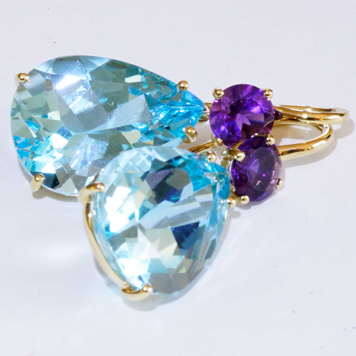 Ohrhänger Amethyst Blautopas 750er Gelbgold...üppig und sehr attraktiv total 28 carat 