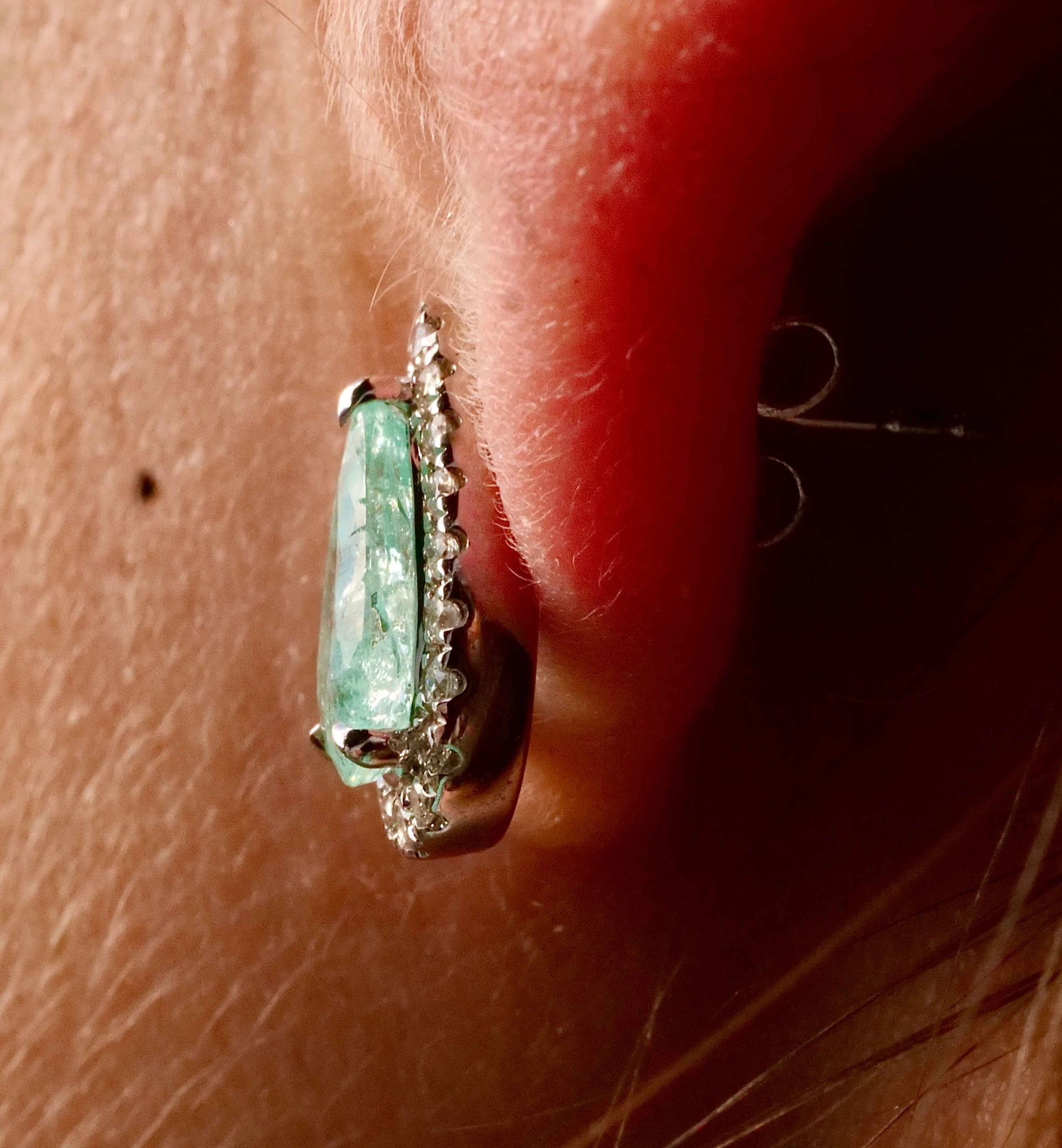Paraiba Turmalin Ohrsteckern 1.36 ct AAA 0.37 ct TW VVS-VS 750er Weissgold SCHWIMMBADBLAUGRÜN