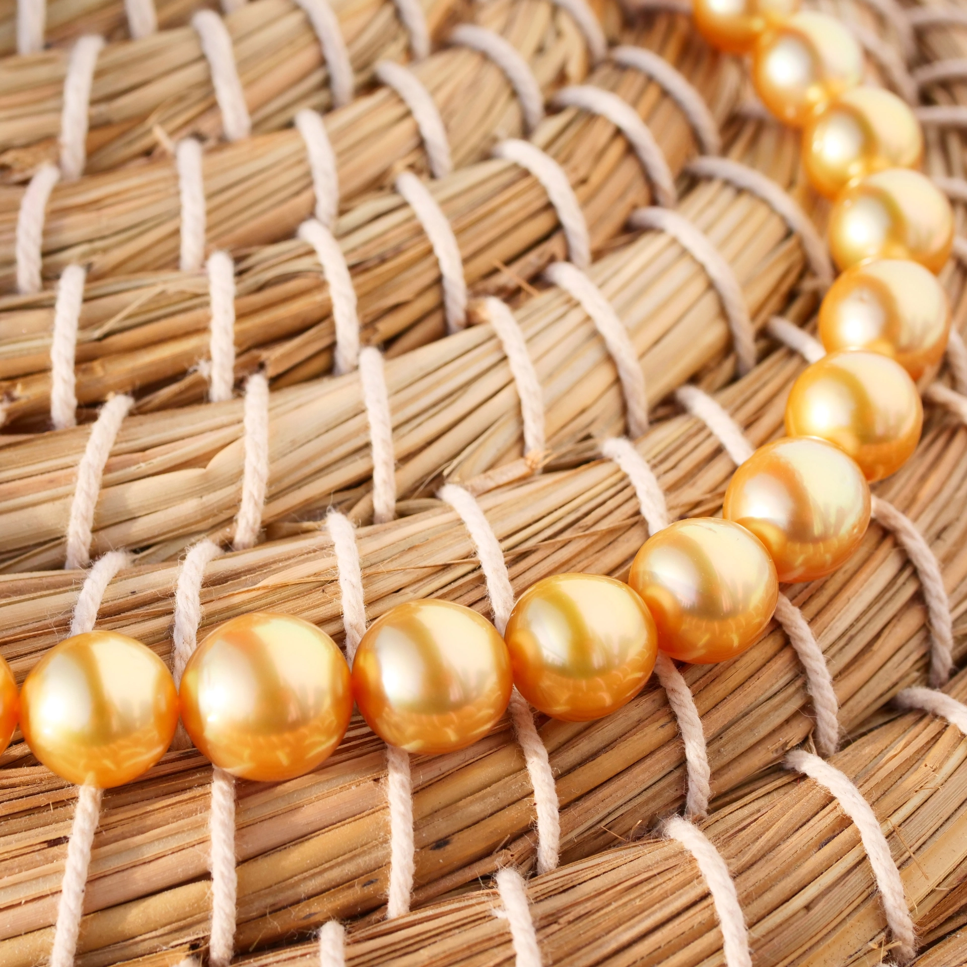 Südsee Zuchtperl Collier GOLDFARBEN 11,8 x 9 mm AAA naturfarben