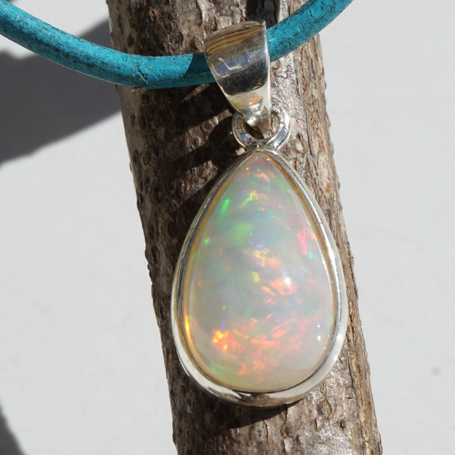 Äthiopischer Opal Anhänger 925er Silber 8,5 Gramm schwer AAA+