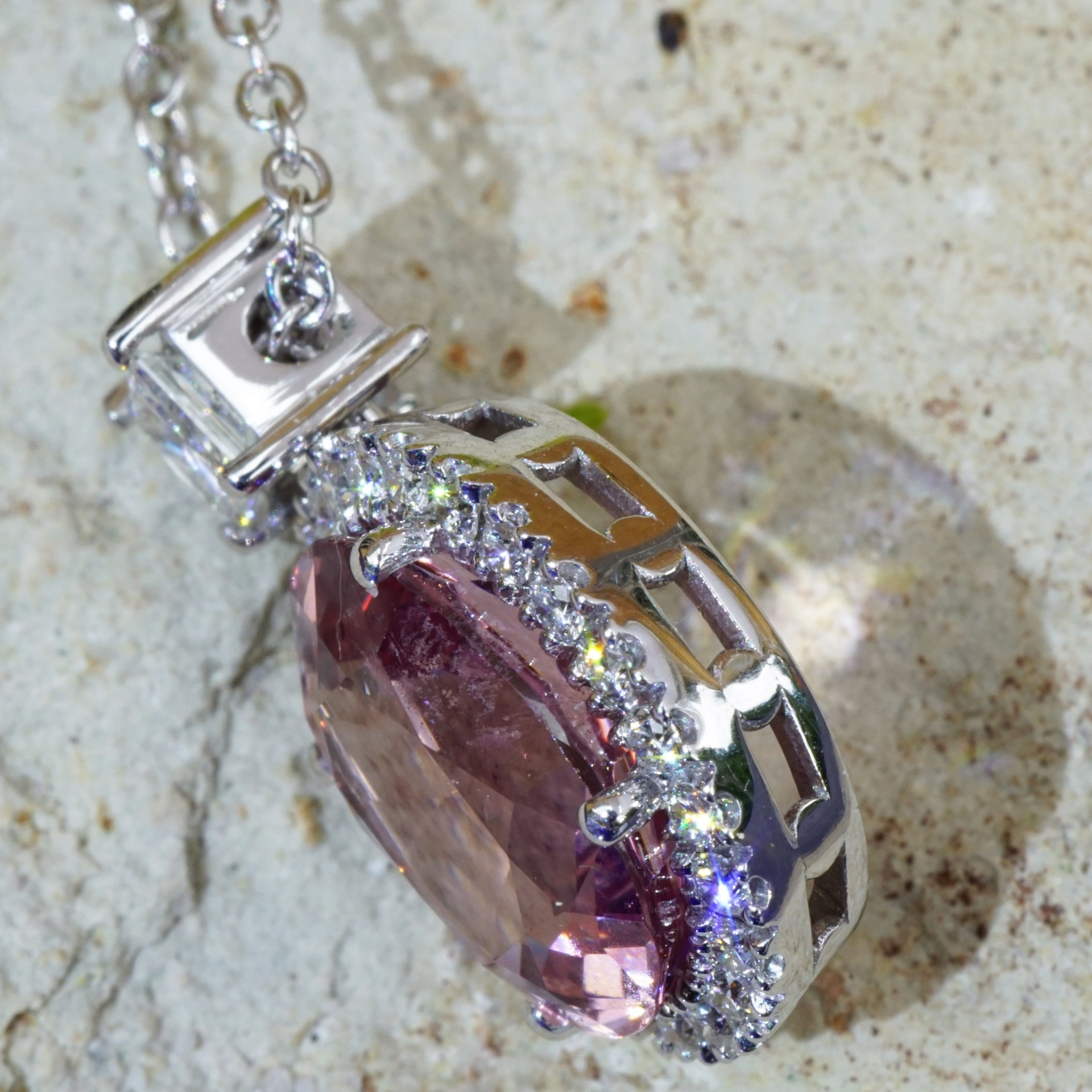 Spinell Diamant Collier 3.46 ct 0.41 ct Burma Pink 750er Weissgold....unglaubliche Lichtbrechung und