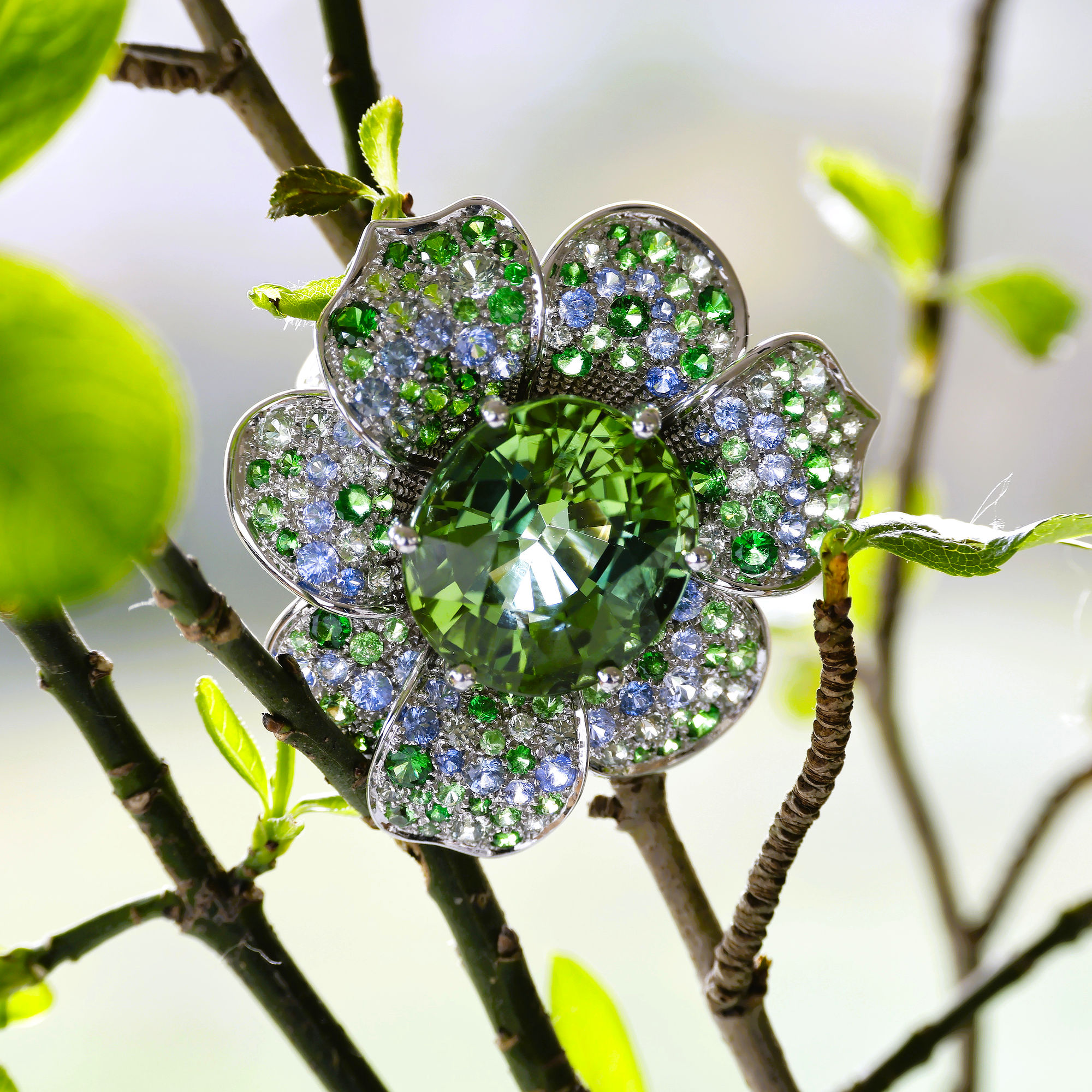 turmalin-saphir-tsavorith-blueten-ring-750er-weissgold-jabamine-afghanistan-IMG-0078-1