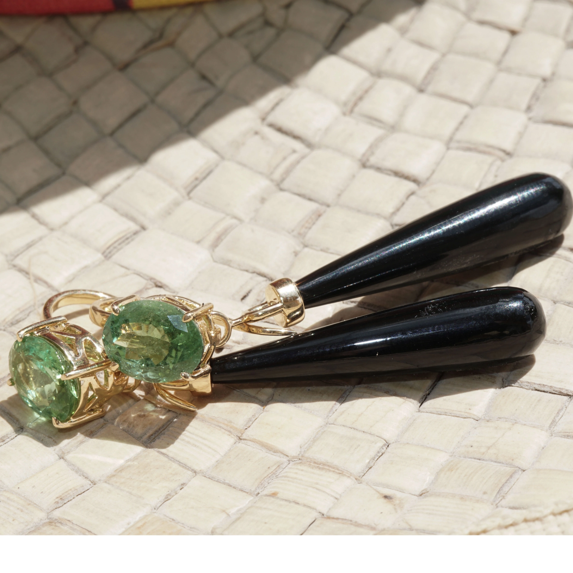 turmalin-onyx-ohrhaenger-gelbgold-paraibafarben-SON02337 Turmalin Onyx Ohrhänger 750er Gelbgold Farbe Top Farbe grün bläulich Pampel aushängbar