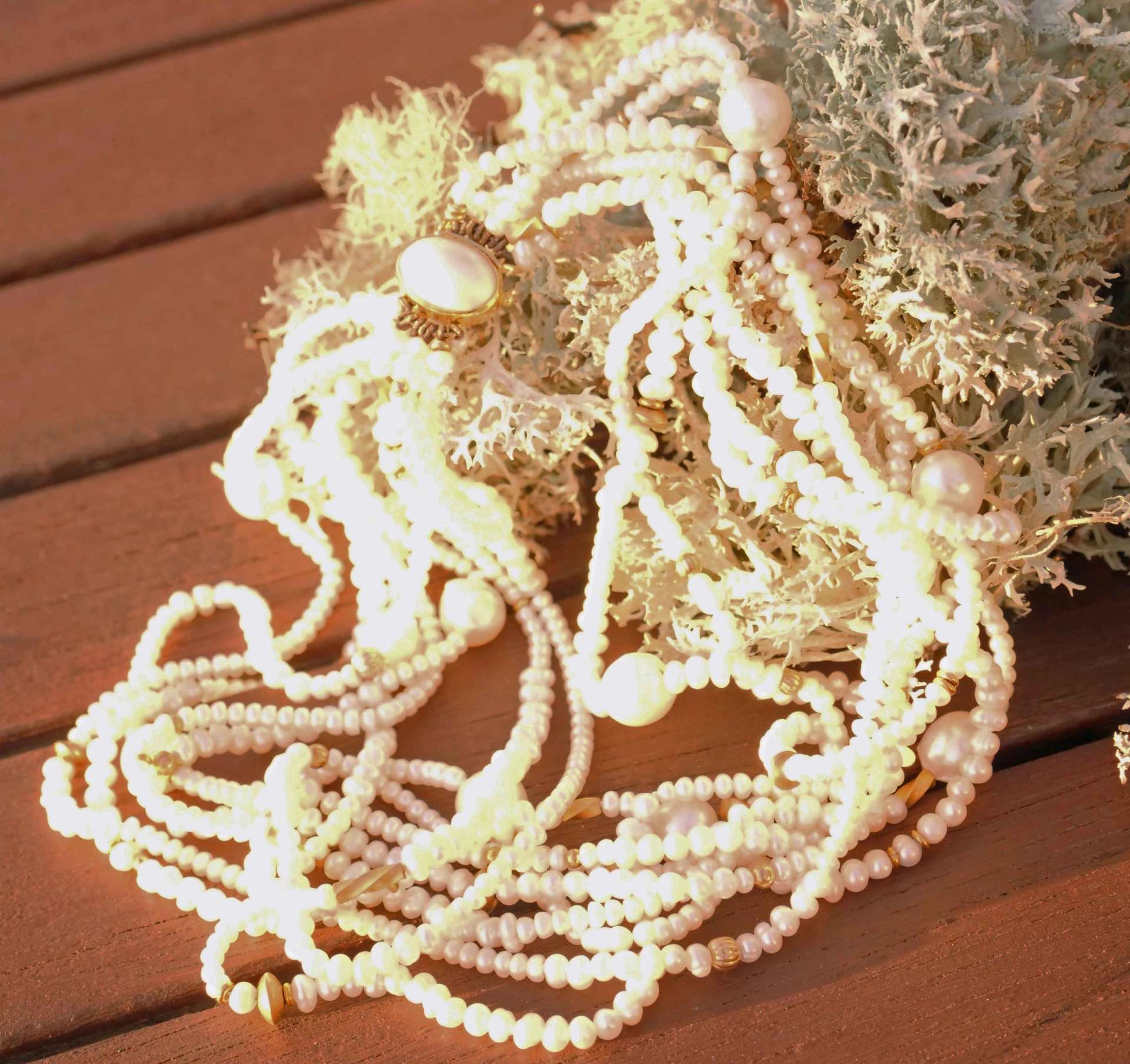 Kropfkette 750er Gelbgold mit diversen Perlarten 37,5 cm achtreihig