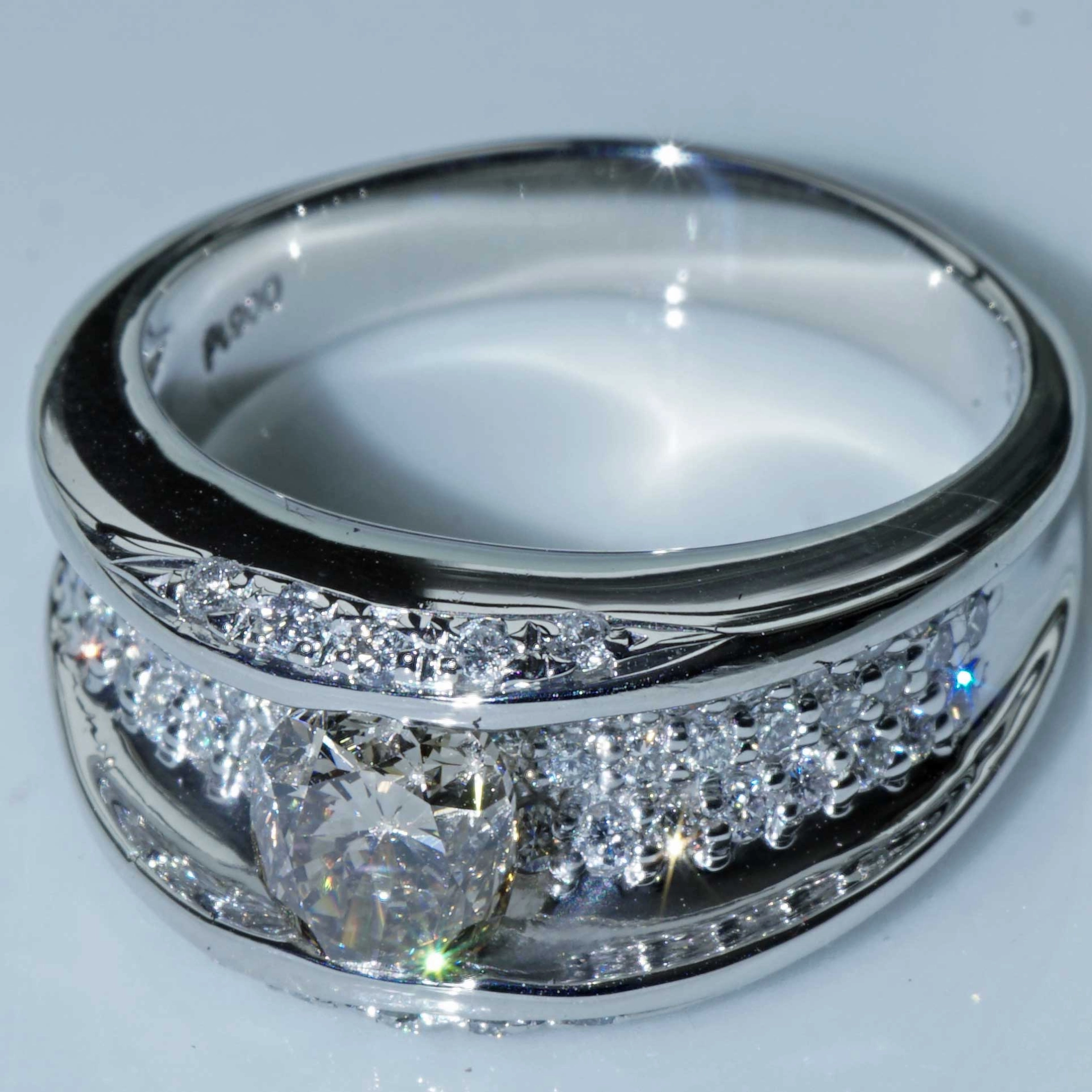 Brillant Ring 0.58 ct 1.03 ct ovaler Diamant feines Hellbraun und Reinweiss 900er Platin..karätiger Kontrast