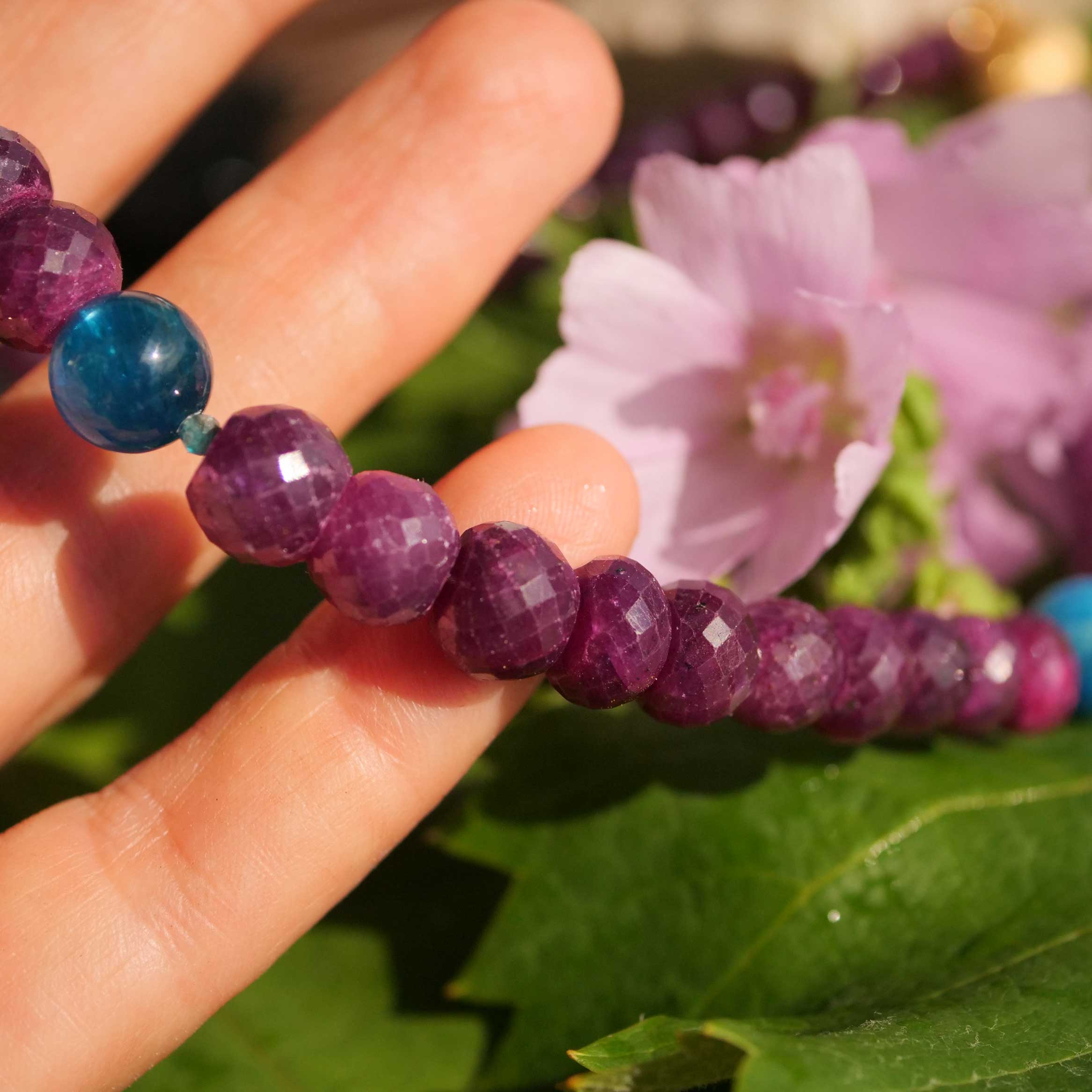 Rubin Paraiba-Apatit Collier Silber vergoldet 350 carat facettierte Rubinrondellen im Verlauf