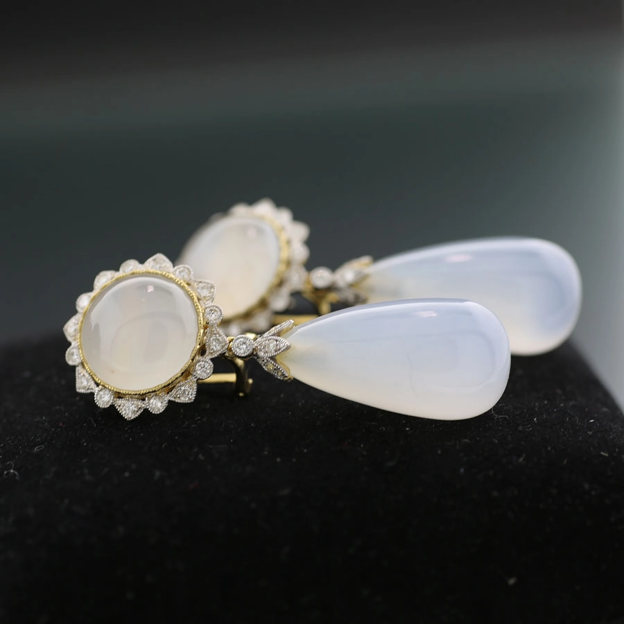 *White Calzedonia*Ohrhänger Vollschliff Brillanten 0.80 ct 750er-Gold