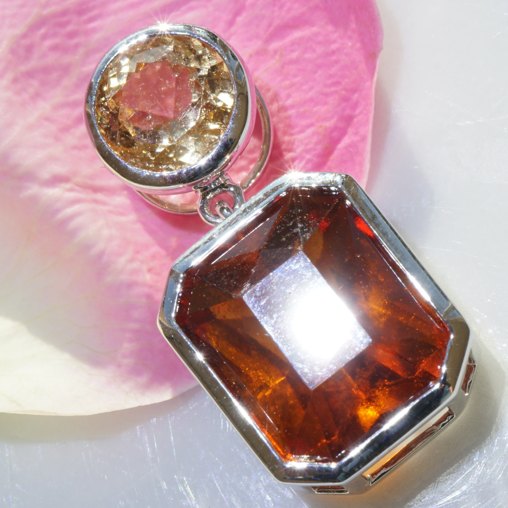 Hessonit Anhänger 750er Weissgold Vulkanisches Feuer 7.19 ct 1.61 ct Sri Lanka