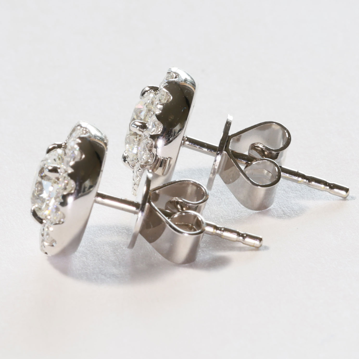 GIA zertifizierte 1.46 ct TW / VVS-VS Brillant Ohrstecker 750er Weissgold 9,2 mm Durchmesser