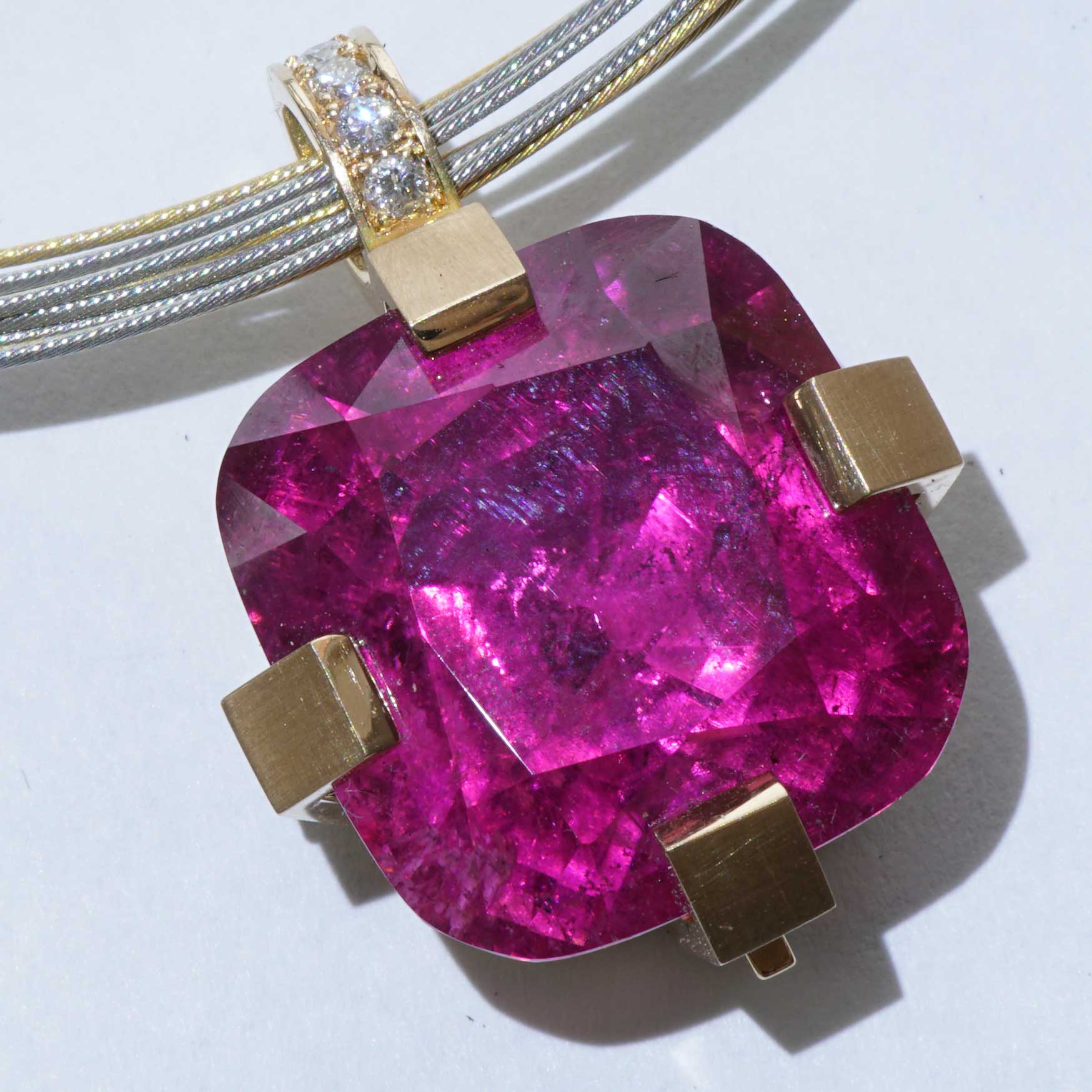 37 Carat Rubellit TURMALIN Brillant Anhänger in 750er Rosegold Handarbeit aus Meisterhand 