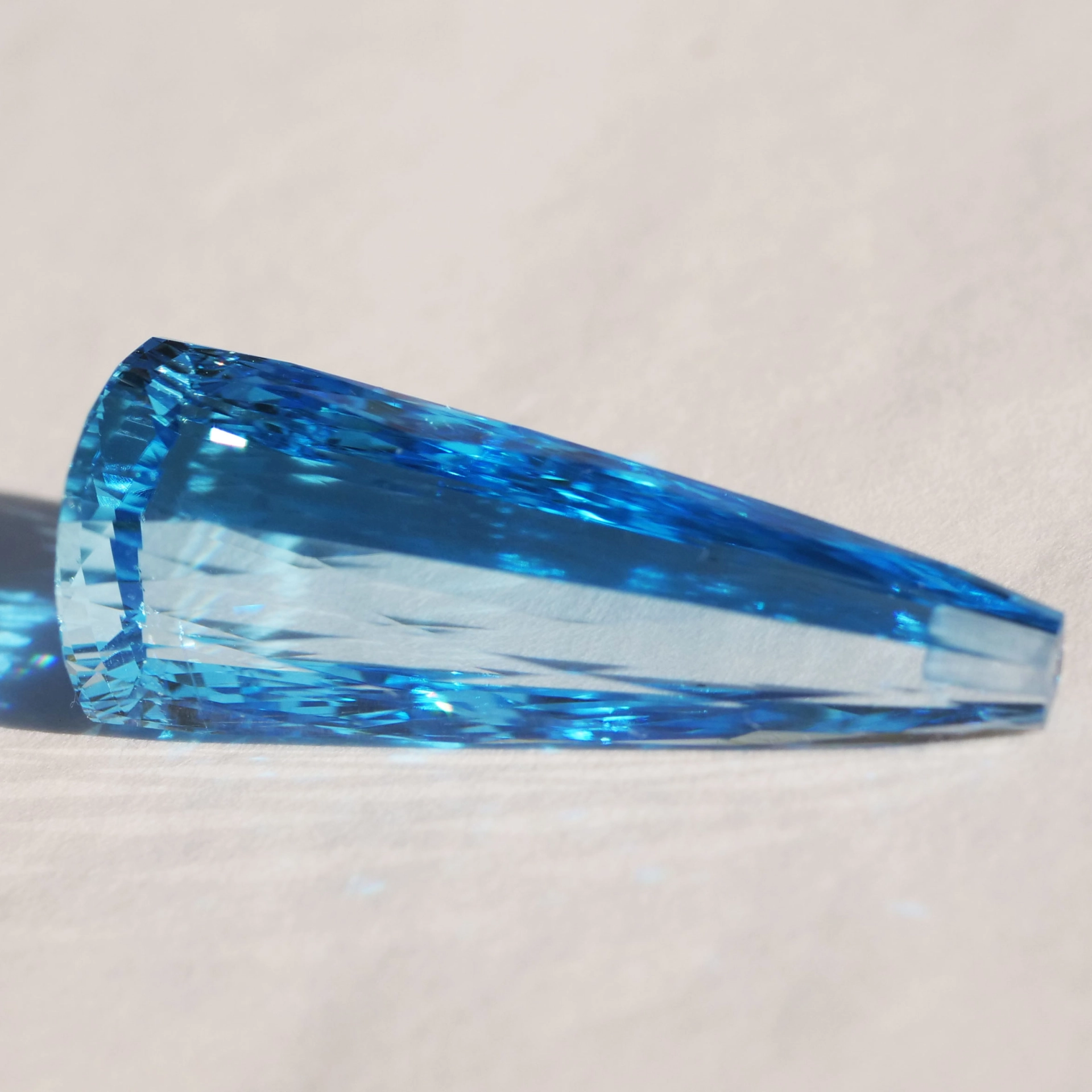Blautopas Pampel 28 ct 30 x 10 mm Swiss BLUE Toller Schliff