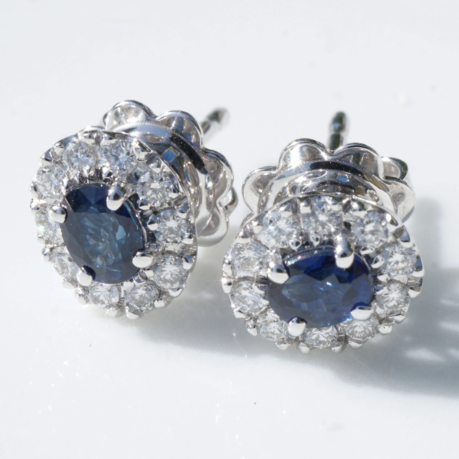 Saphir Brillant Ohrstecker liebevoll angefertigt in Italien 750er Weissgold....Buongiorno