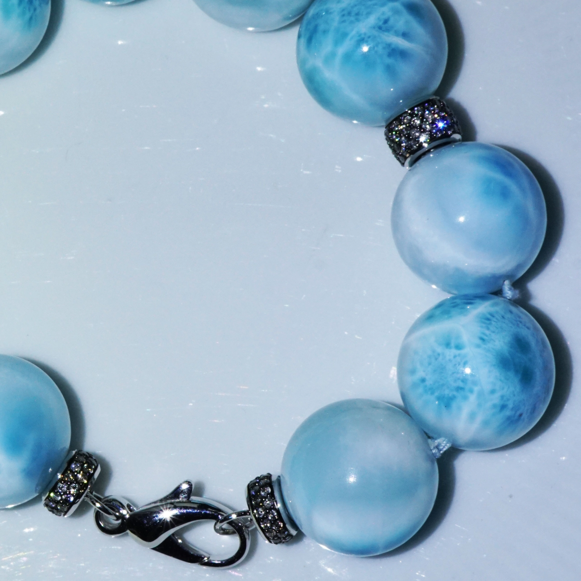 Larimar Brillant Armband 750er Weissgold..eine blau-weisse bewolkte Versuchung...20 mm Kugeln in AAA
