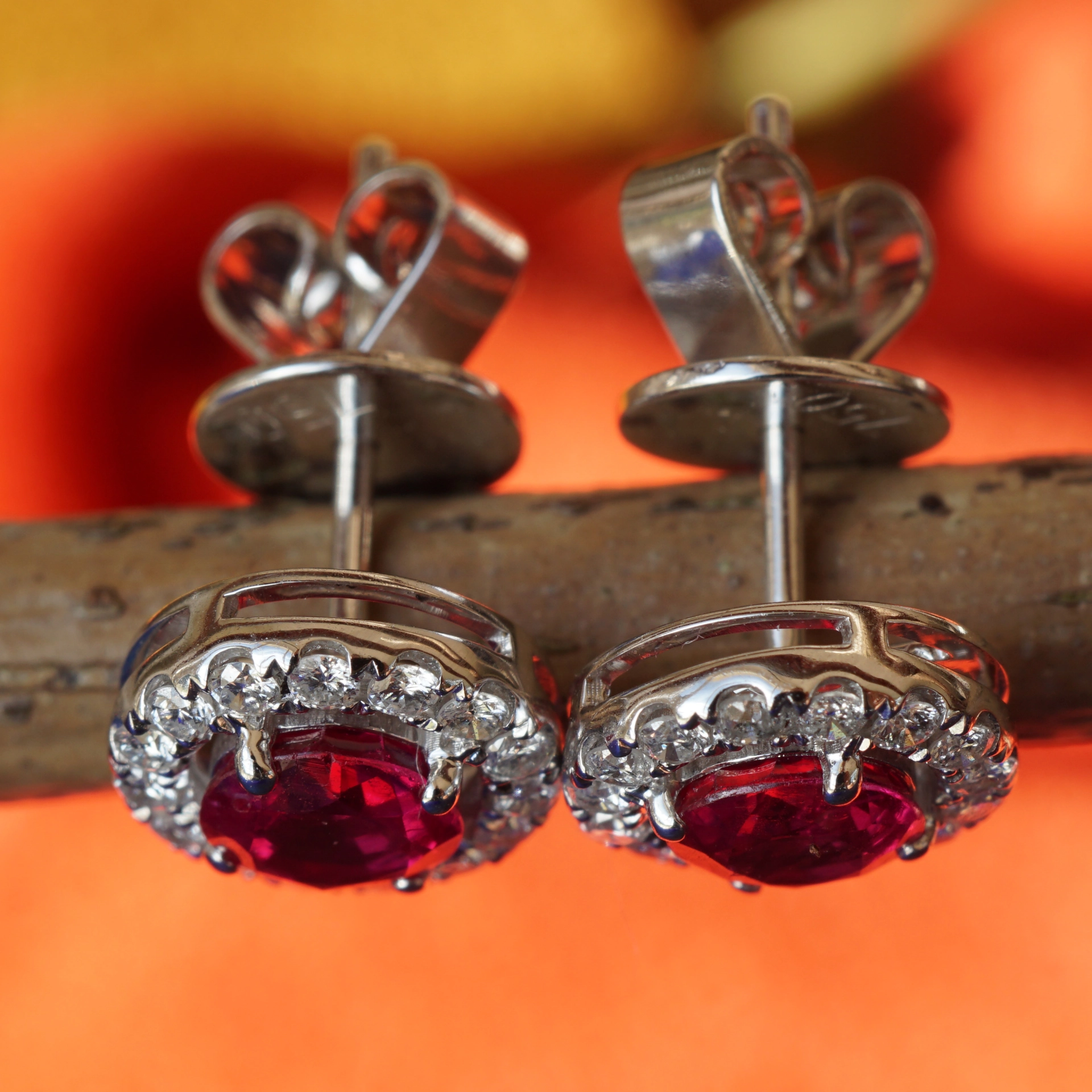 Burma Rubin Brillant Ohrstecker 1.22 ct 0.29 ct 750er Gold 8,5 mm D. AAA+ Topbrillanz