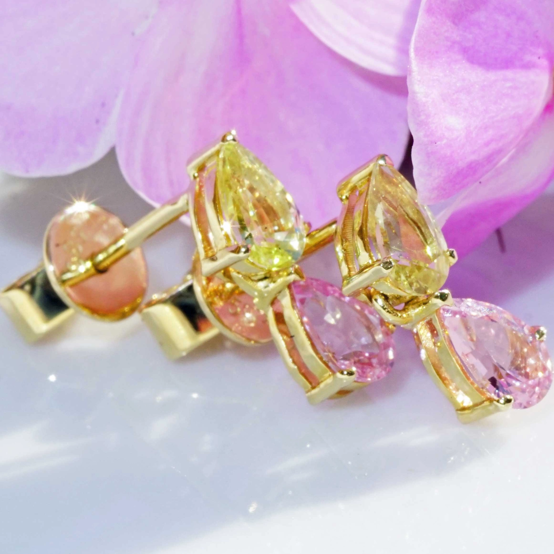 Saphir Ohrhänger 585er Gelbgold aus der Ilakaka Mine Madagascar gelb pink NATURFARBE