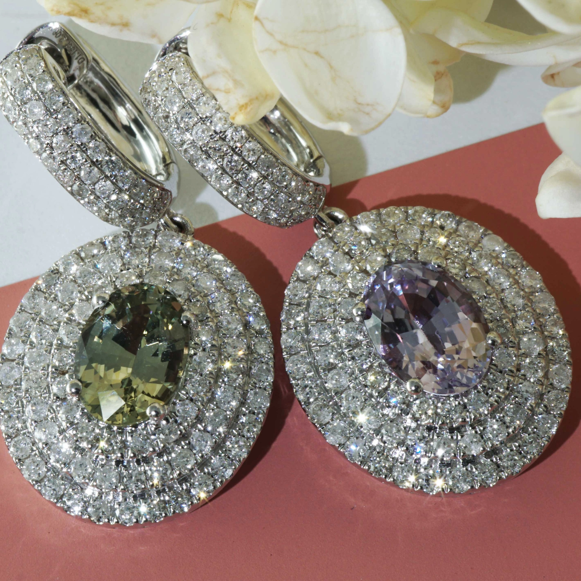 Saphir Brillant Ohrhänger 750er Weissgold aus der Ilakaka Mine Madagascar grün lavendel NATURFARBE
