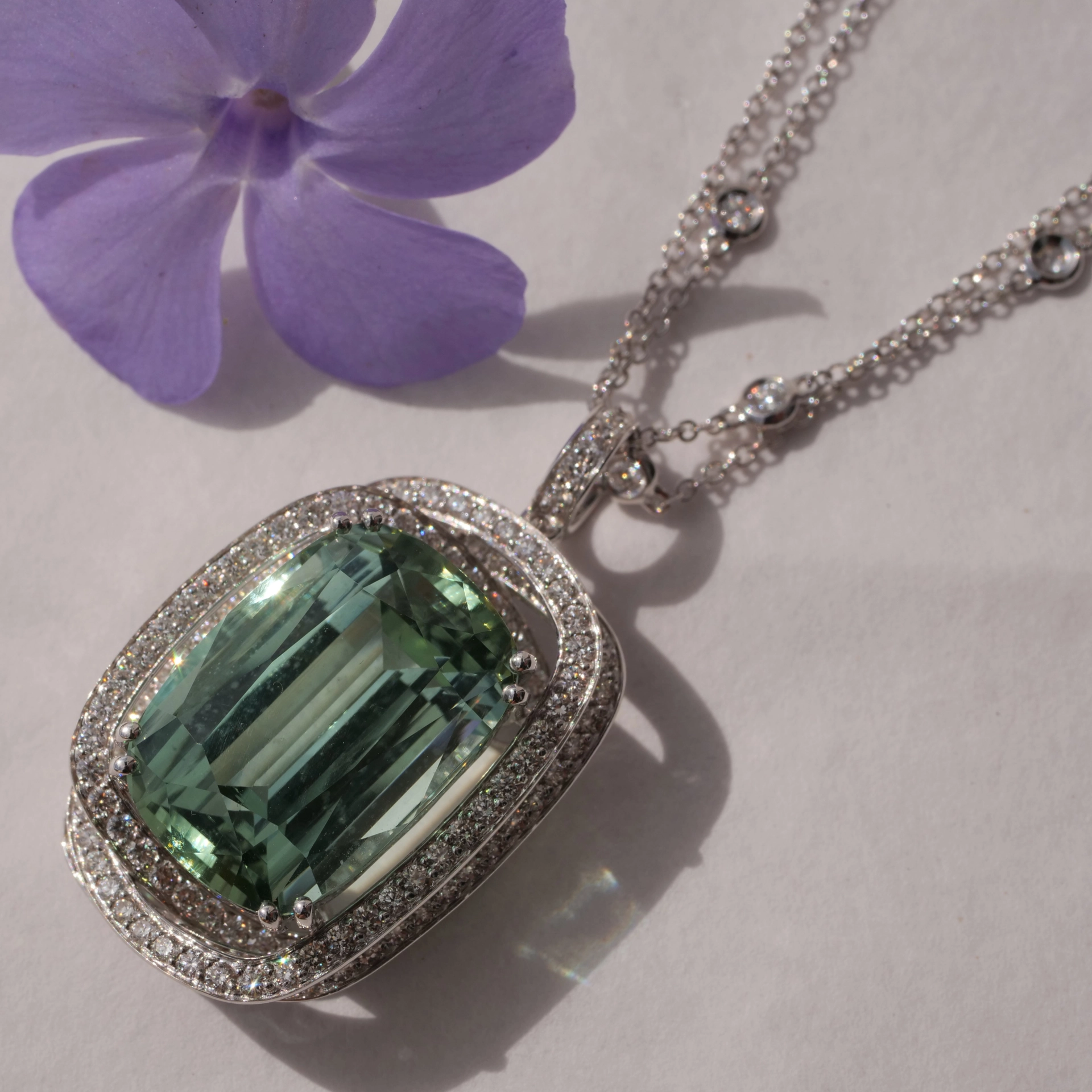 Turmalin Brillant Collier 750er Weissgold 21 ct 2.10 ct MEER SCHAUMGRÜN...ein Investment