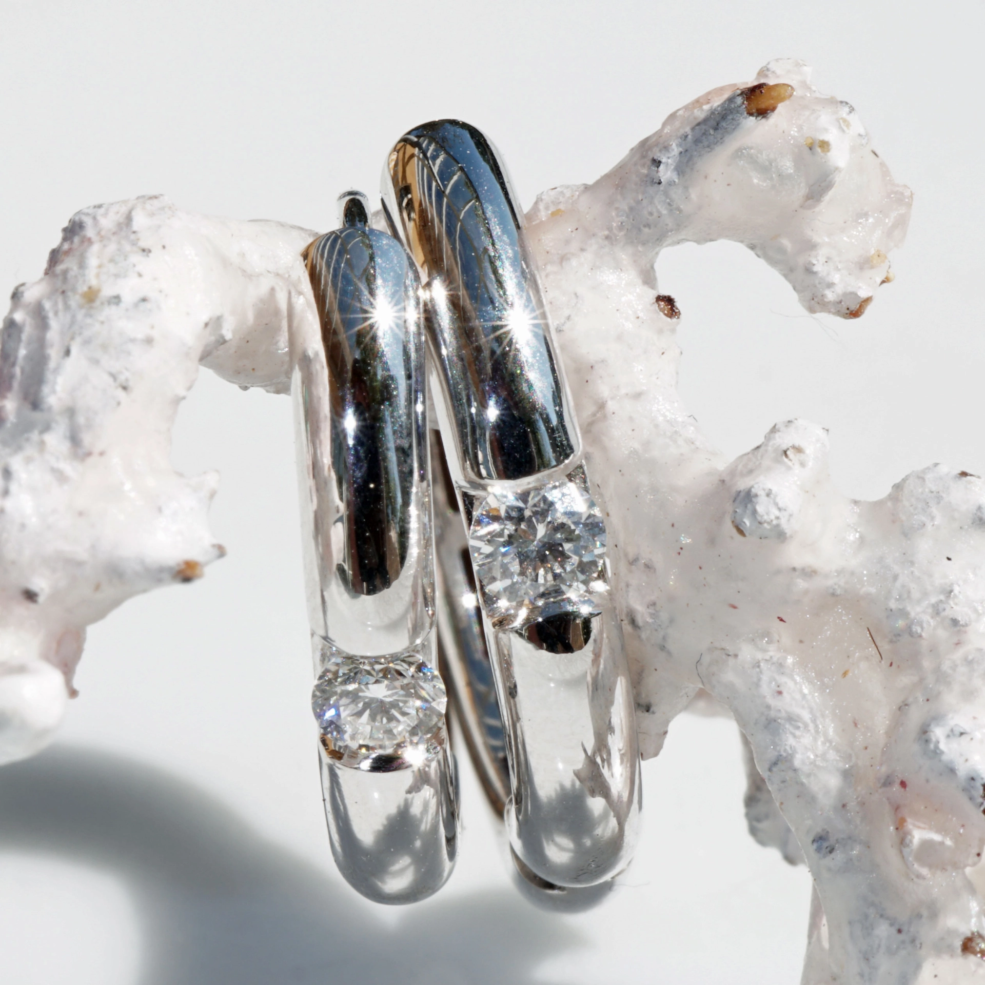 Solitär Brillant Creolen 0.30 ct 750er Weissgold TW VS made in Italy massiv 19 x 3 x 2 mm