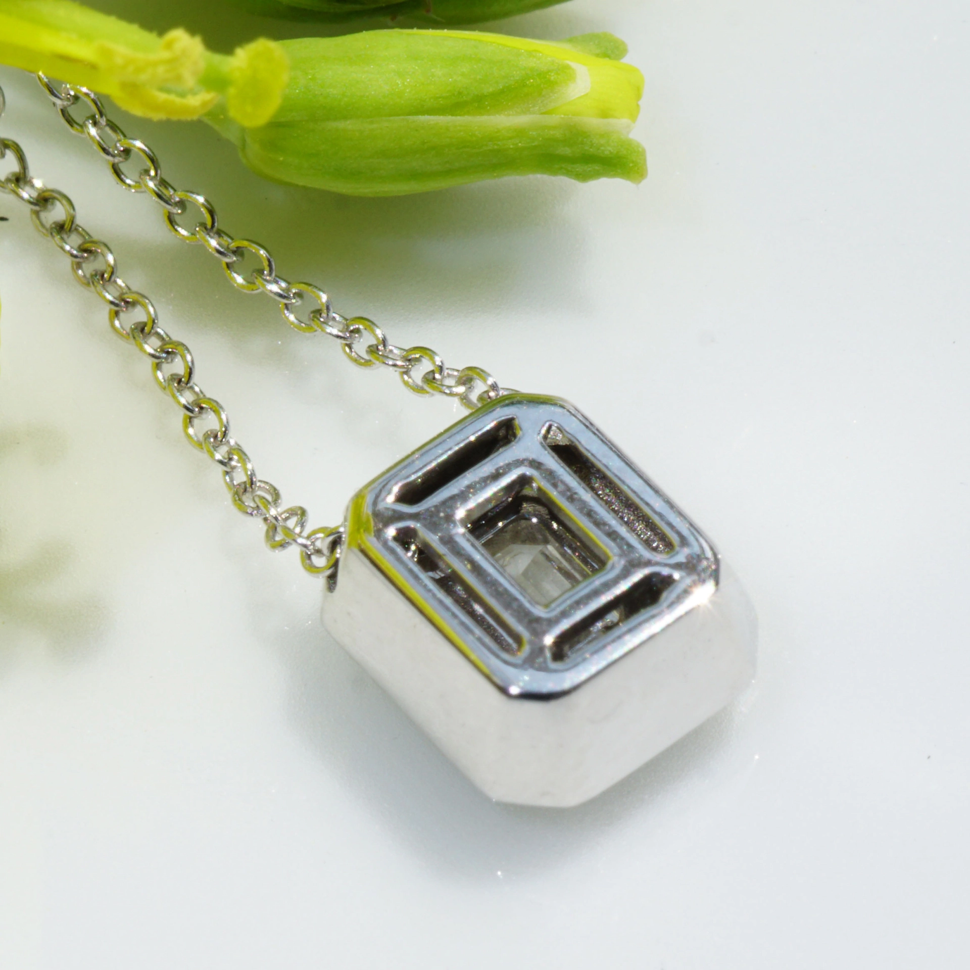Diamant Emeraldcut Collier 0.15 ct 750er Weissgold TW VS made in Italy massiv