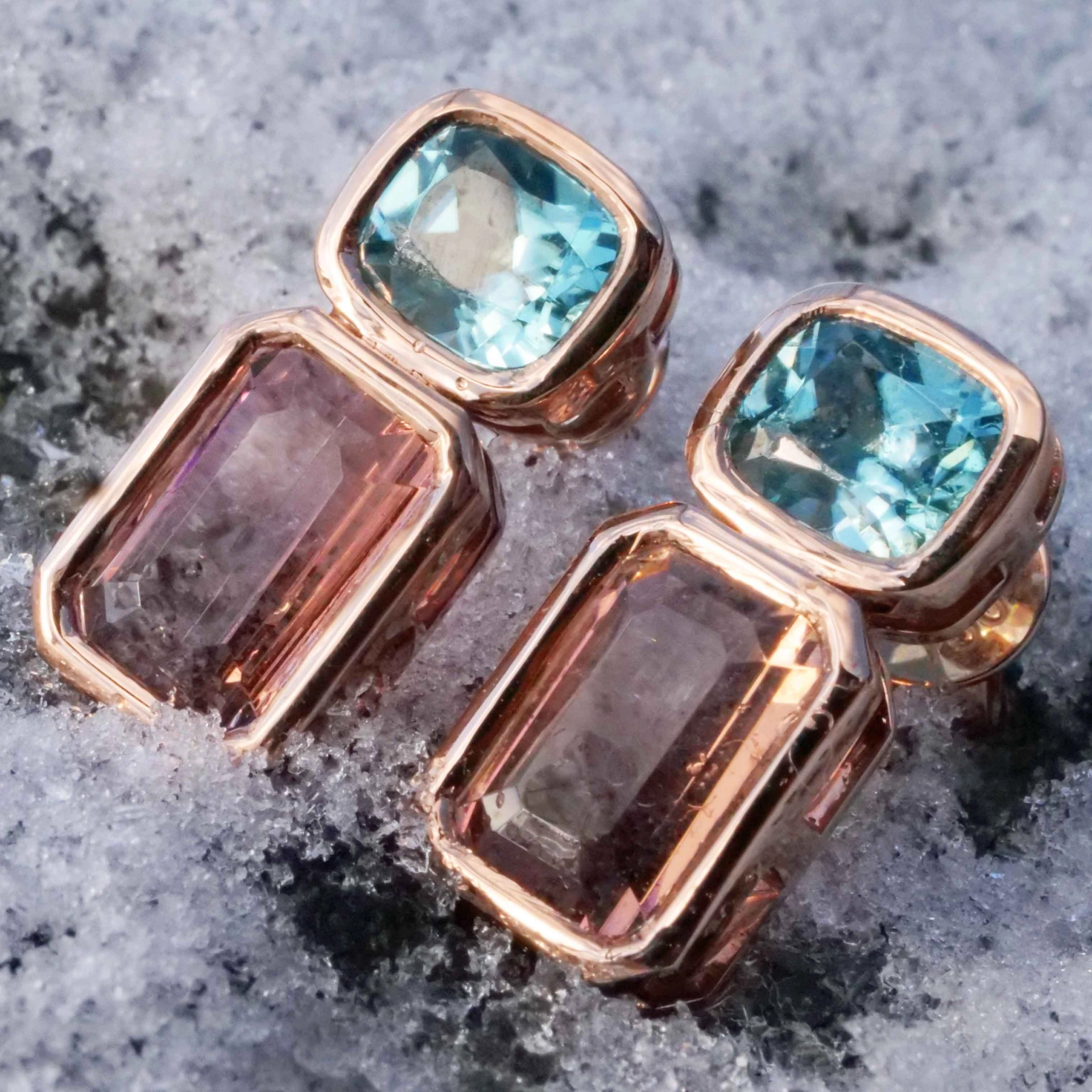 Blaue Zirkon Turmalin Ohrstecker in 750er Rosegold........elegante Kontrast Farben